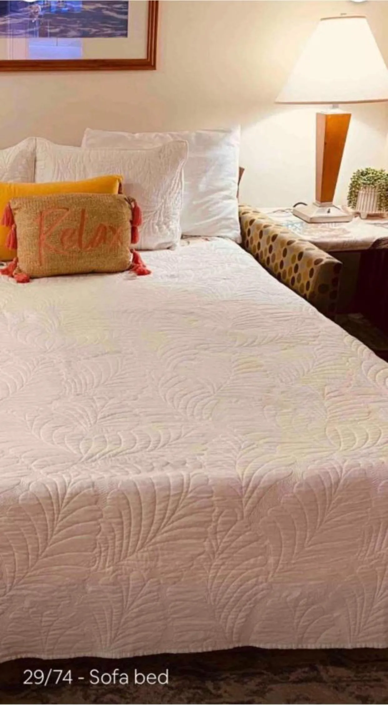 Bed in Newly renovated luxury, modern style Waikiki Sunset Hotel Ocean view Freeparking