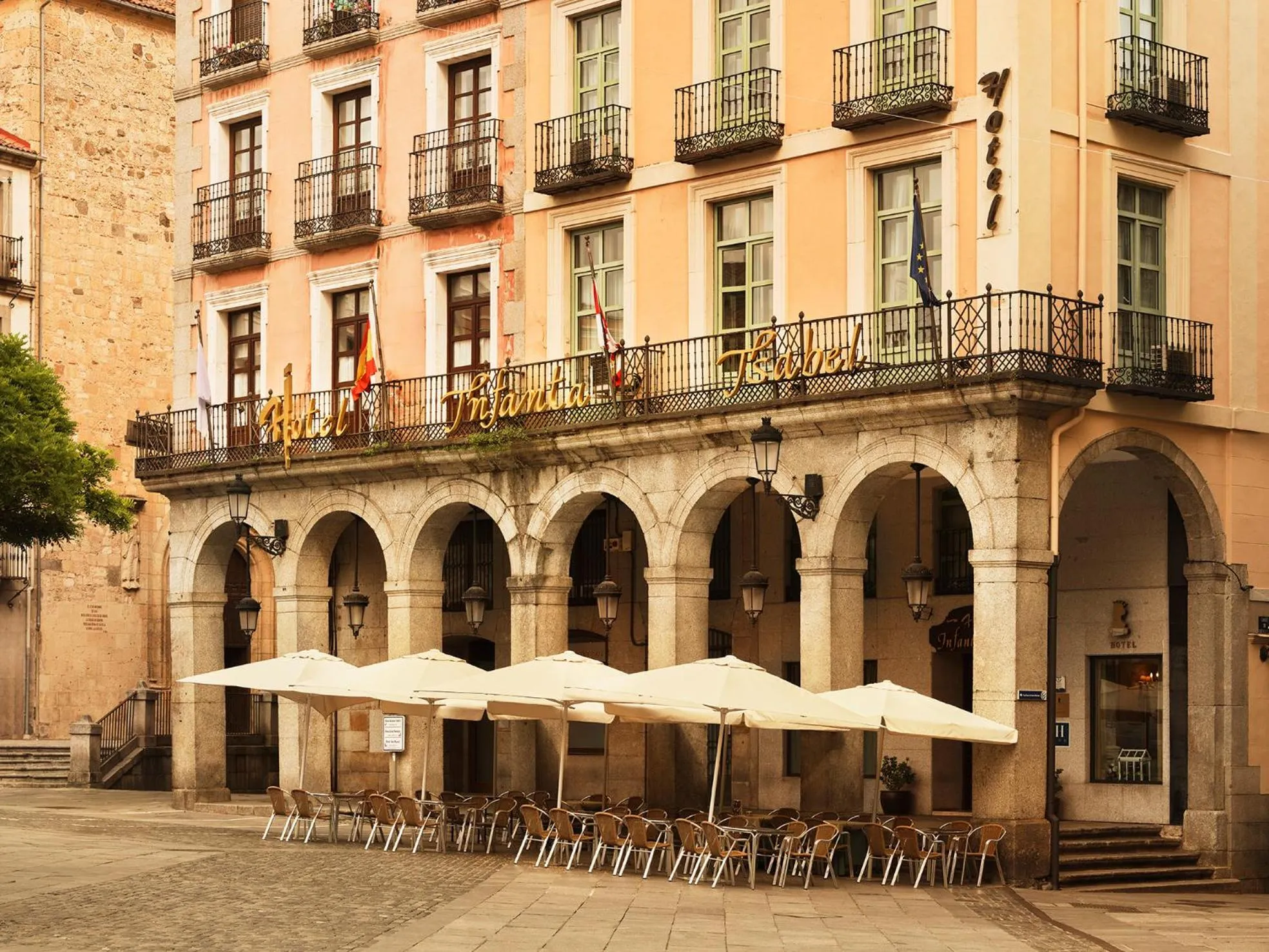 Property building in Hotel Infanta Isabel by Recordis Hotels