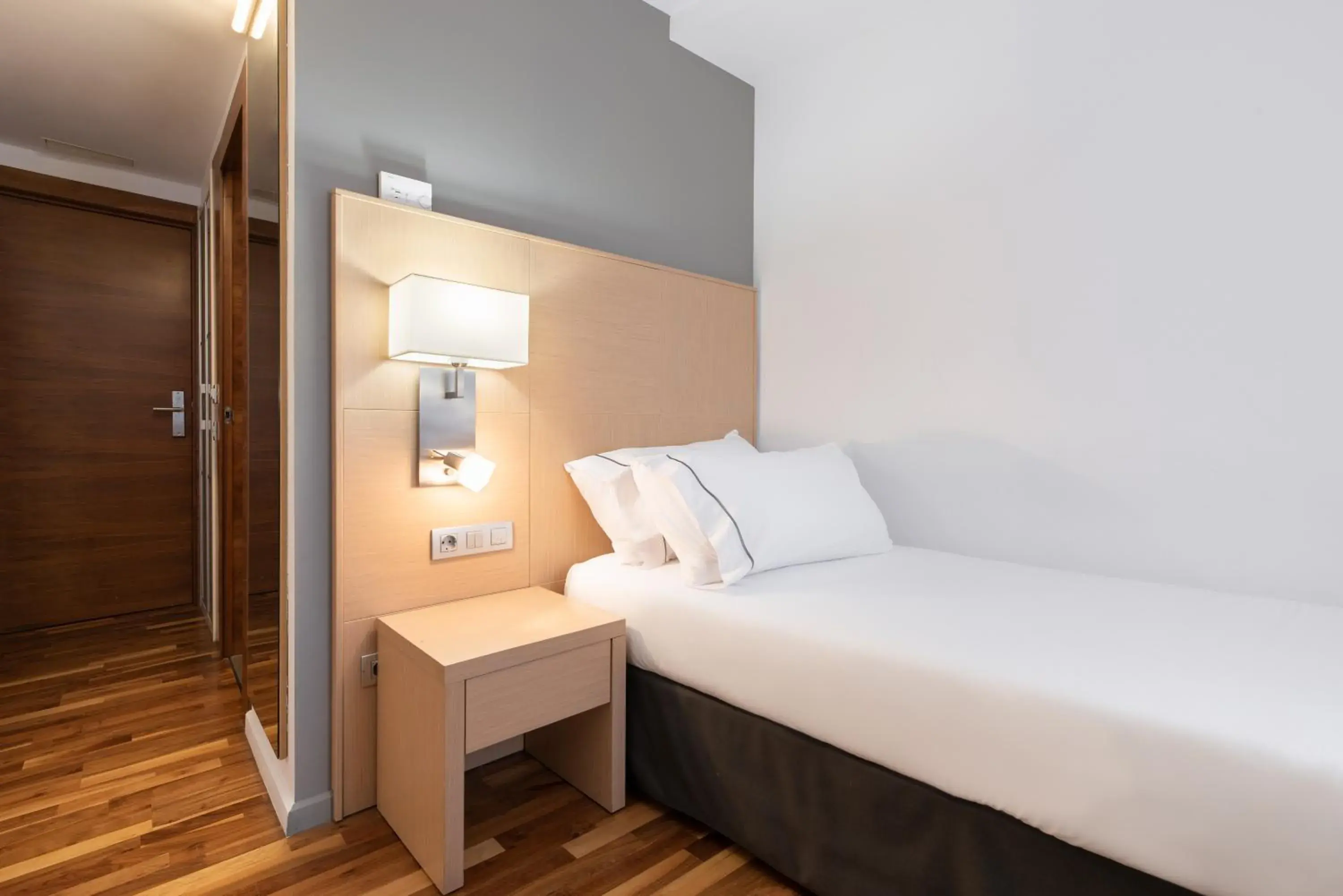 Double Room with Extra Bed in Eurostars Marqués de Vallejo Double Room with Extra Bed in Eurostars Marqués de Vallejo