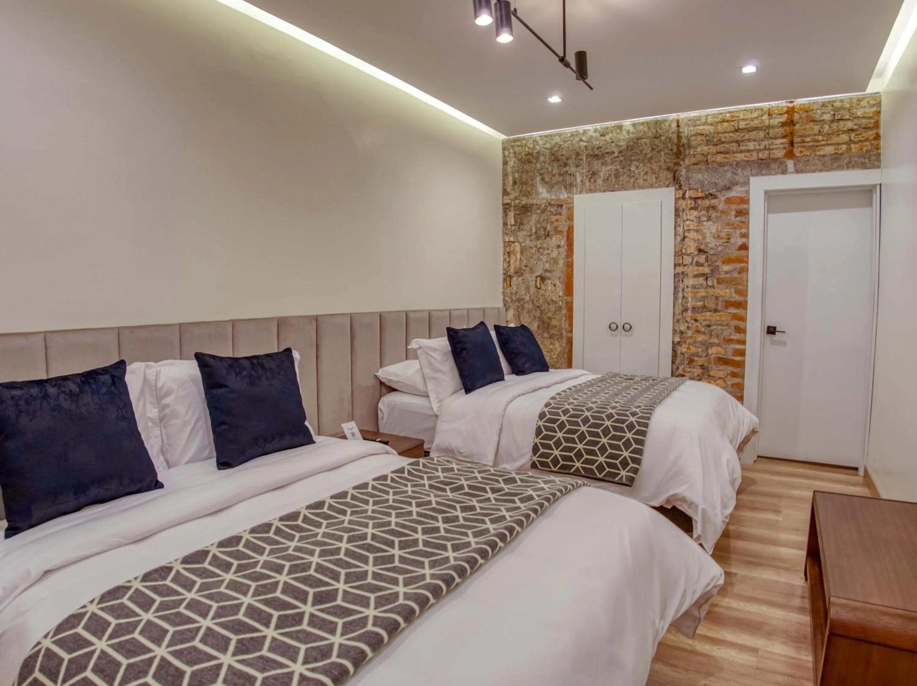 Bed in Wanderlot - Hotel Plaza Central