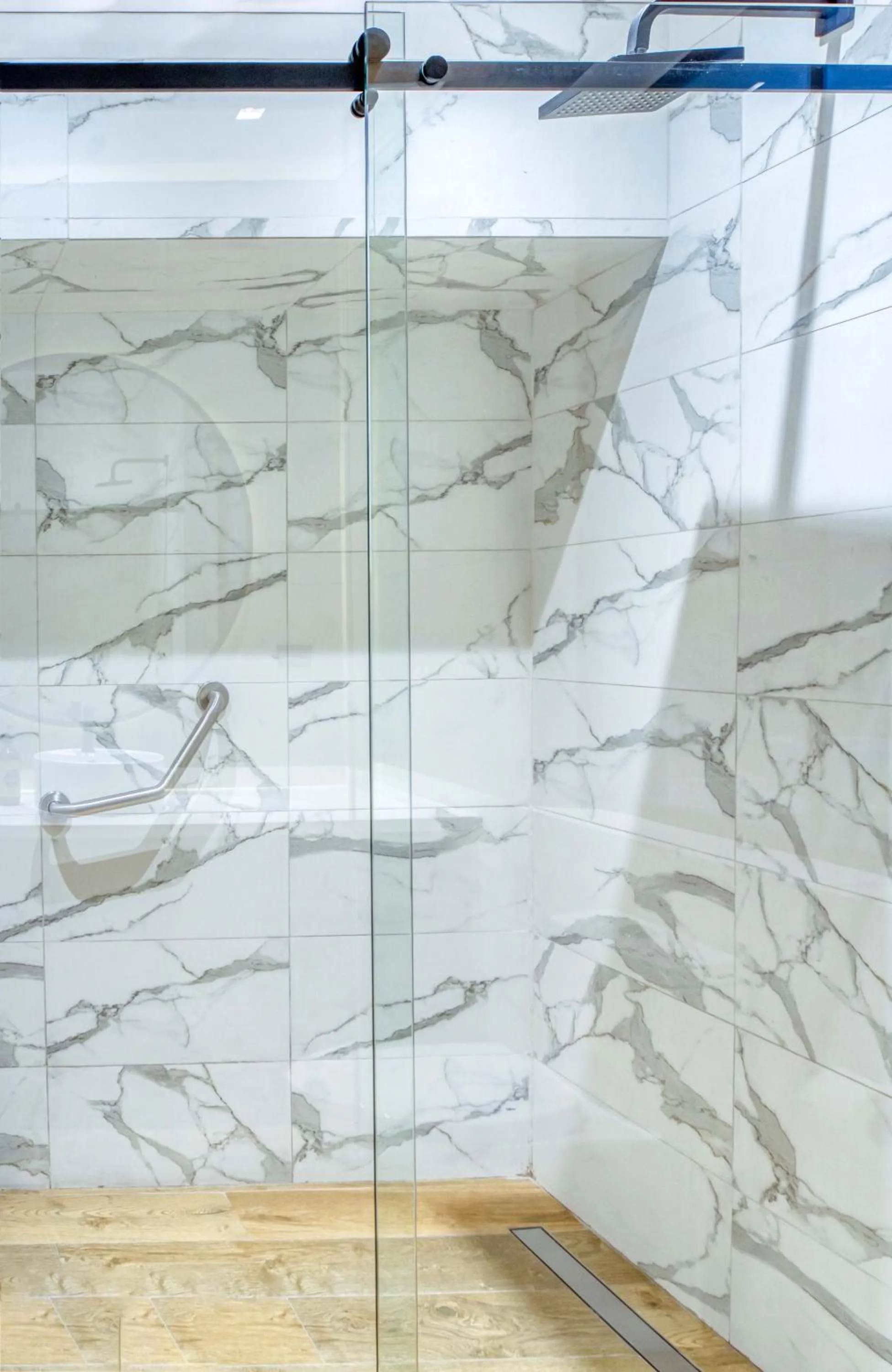 Shower in Wanderlot - Hotel Plaza Central