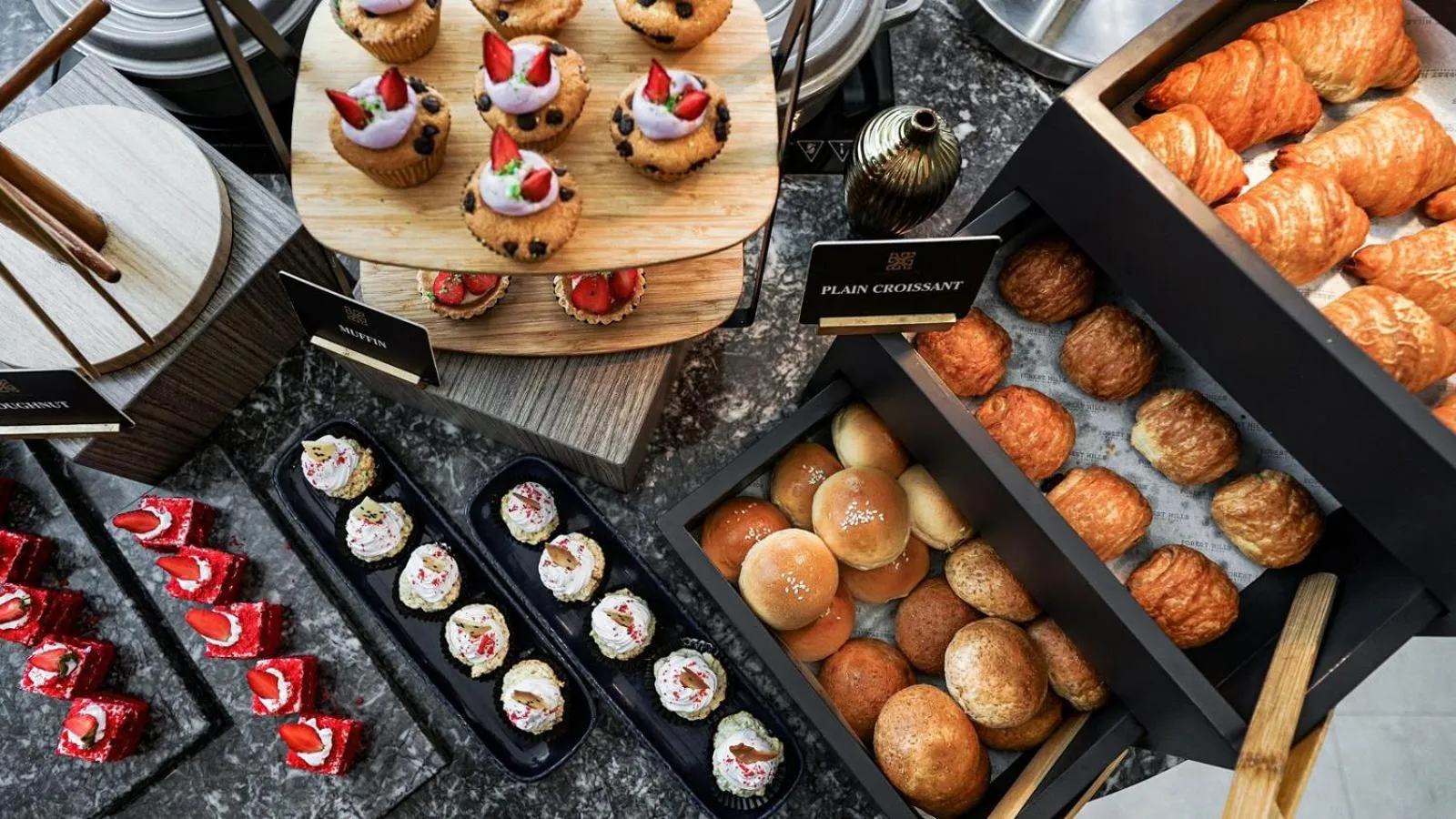 Food and drinks in Forest Hills Hotel