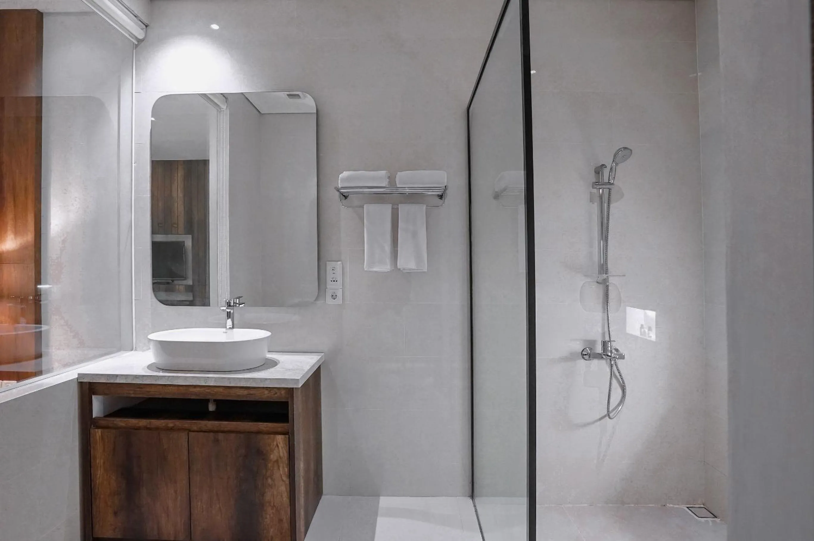 Toilet in Forest Hills Hotel