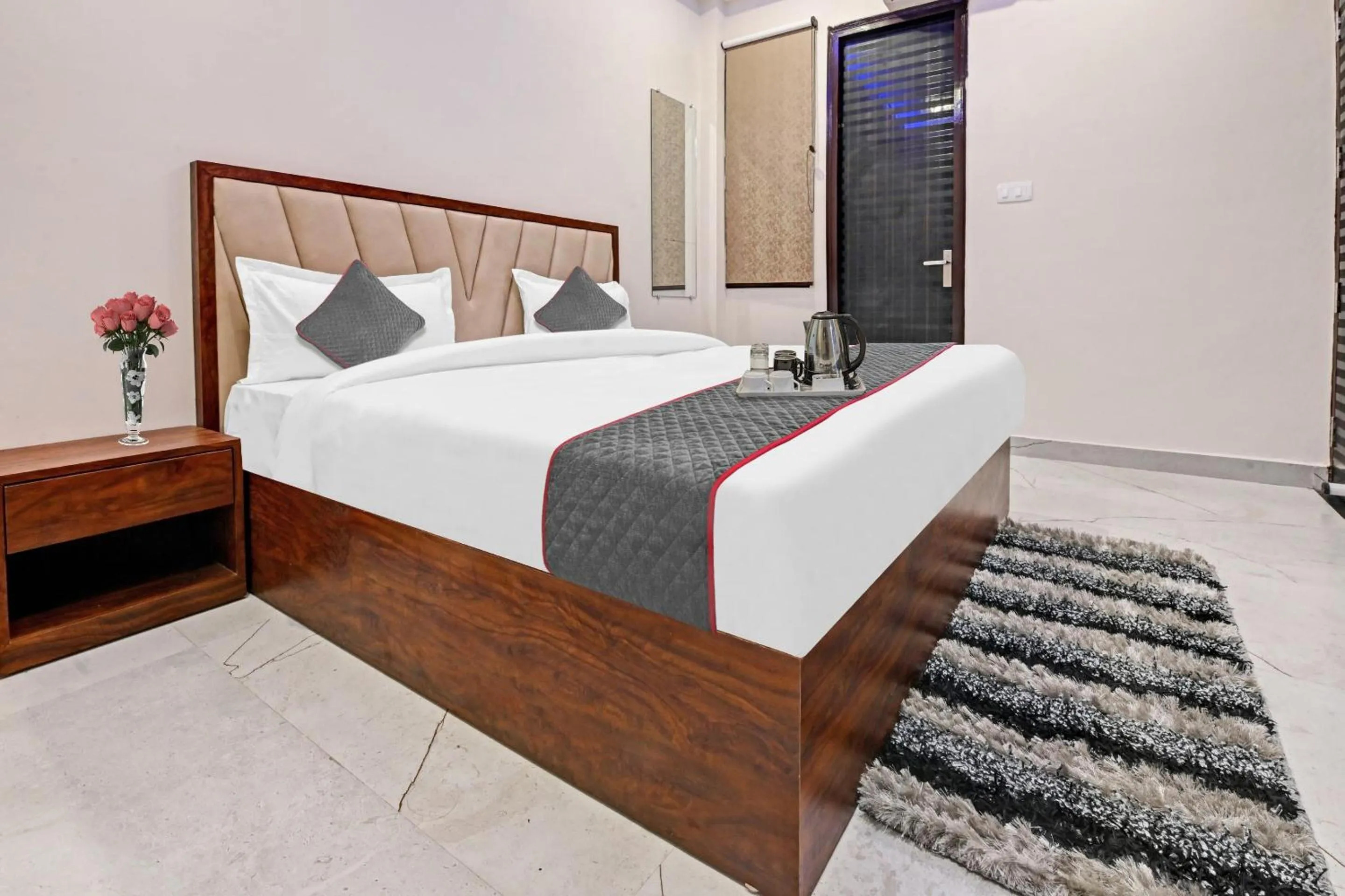 Bedroom in OYO Townhouse 1123 Kalyanpur Metro