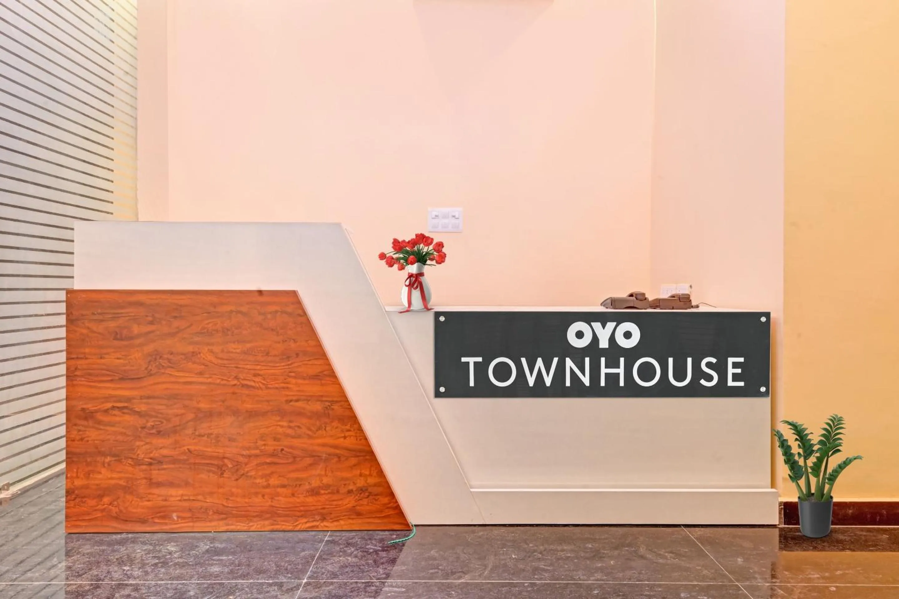 Lobby or reception in OYO Townhouse 1123 Kalyanpur Metro