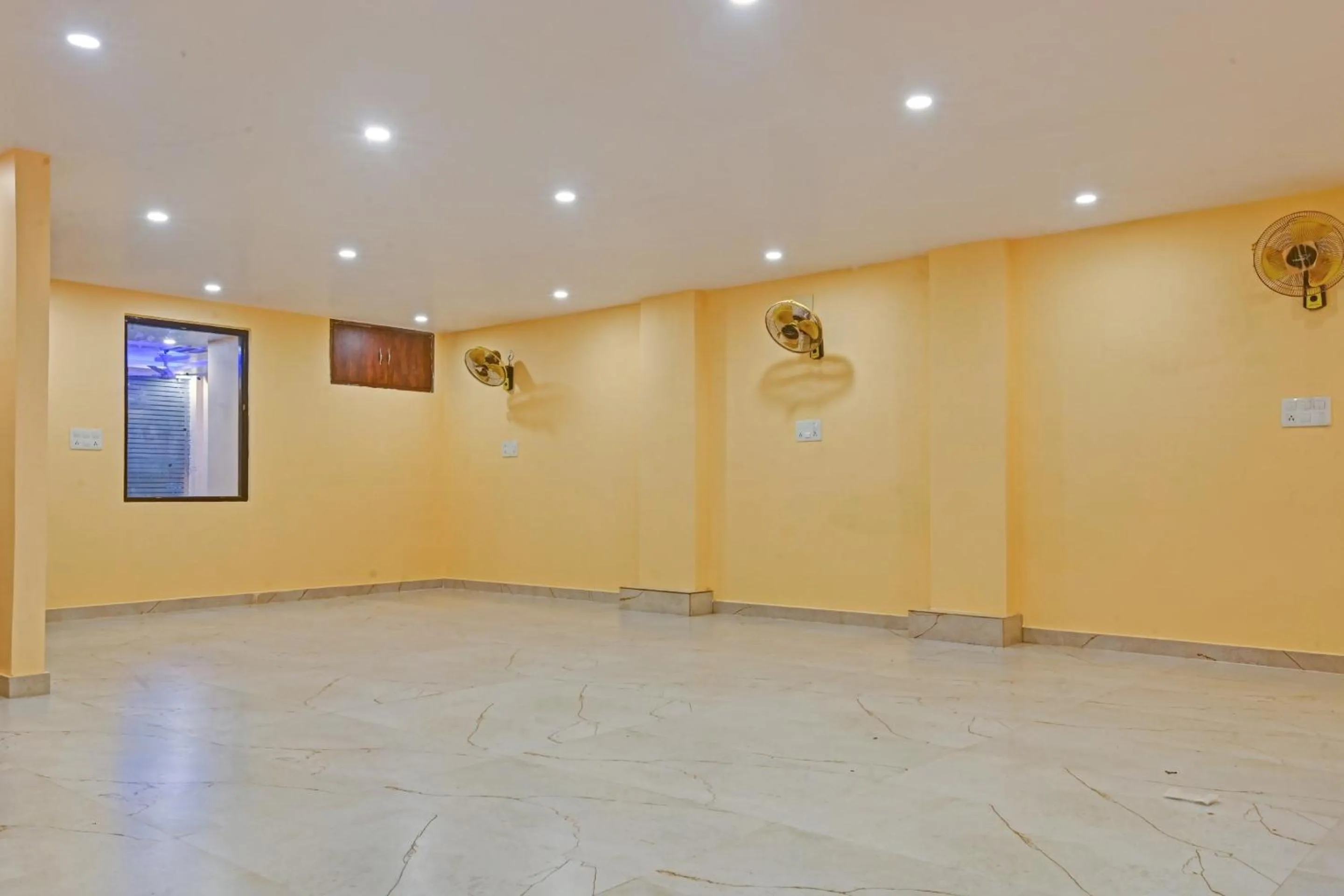 Lobby or reception in OYO Townhouse 1123 Kalyanpur Metro