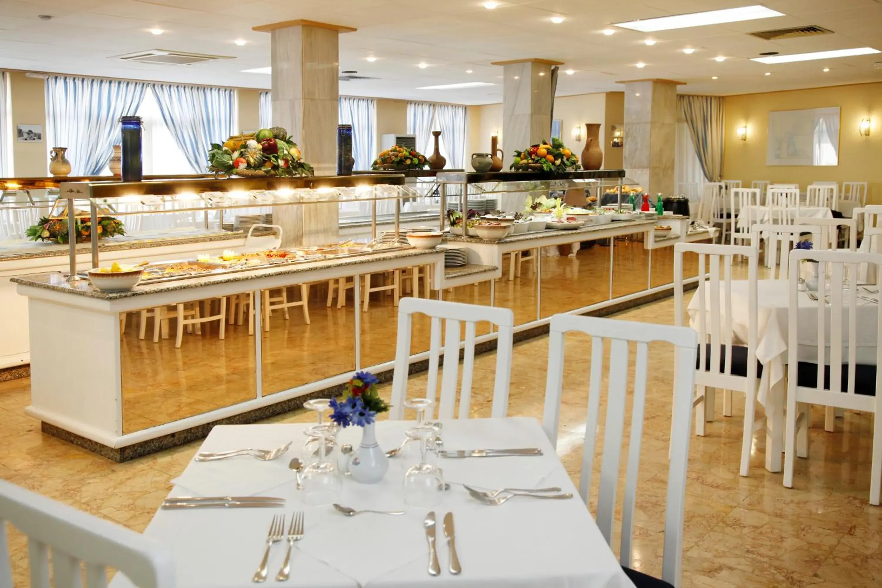 Restaurant/places to eat in Linda Restaurant/places to eat in Linda