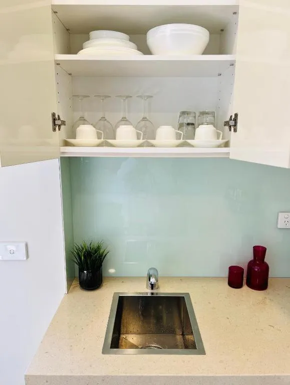 Kitchen or kitchenette in Clarendon Hotel