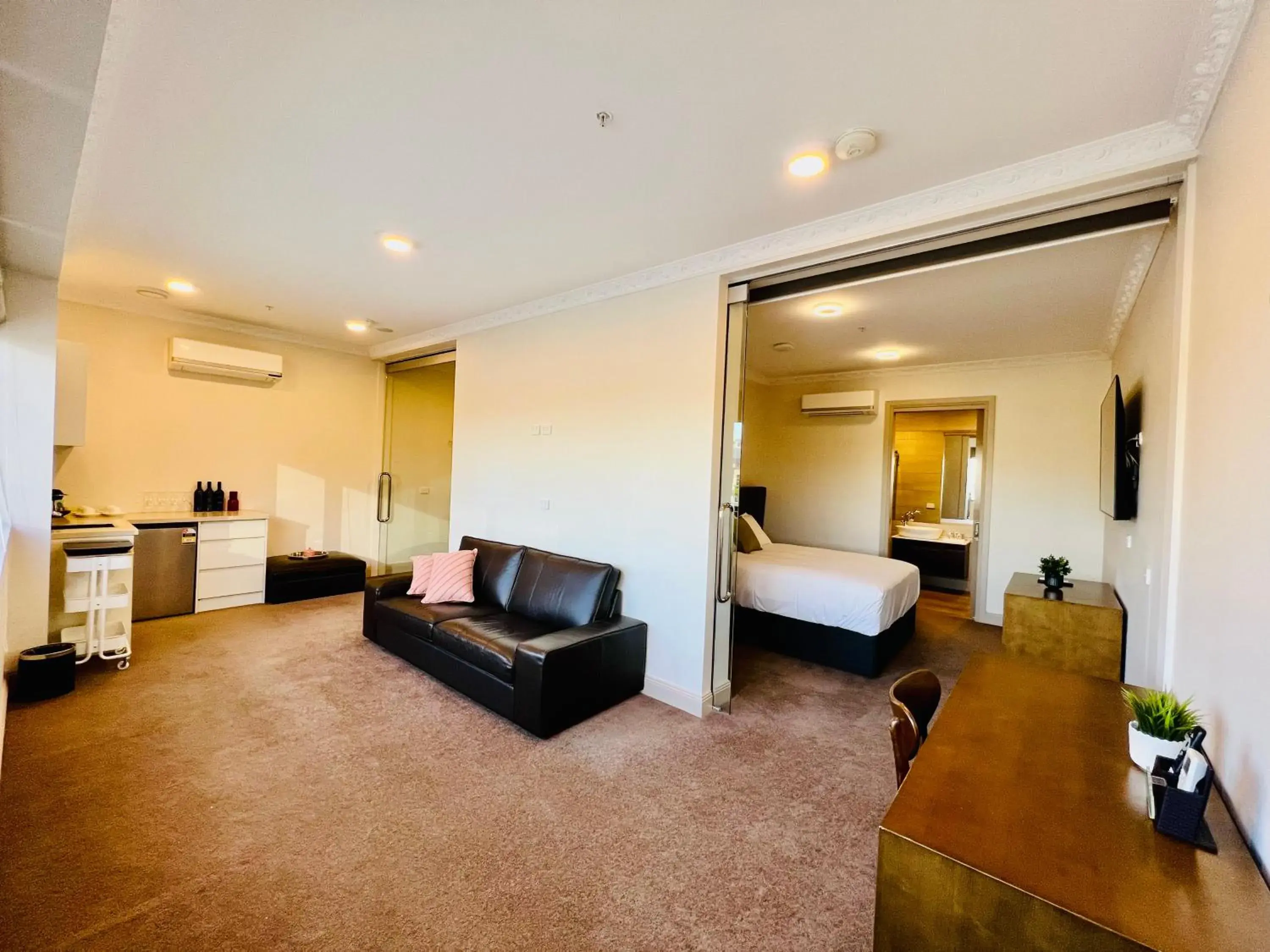 Family Suite in Clarendon Hotel South Melbourne Family Suite in Clarendon Hotel South Melbourne