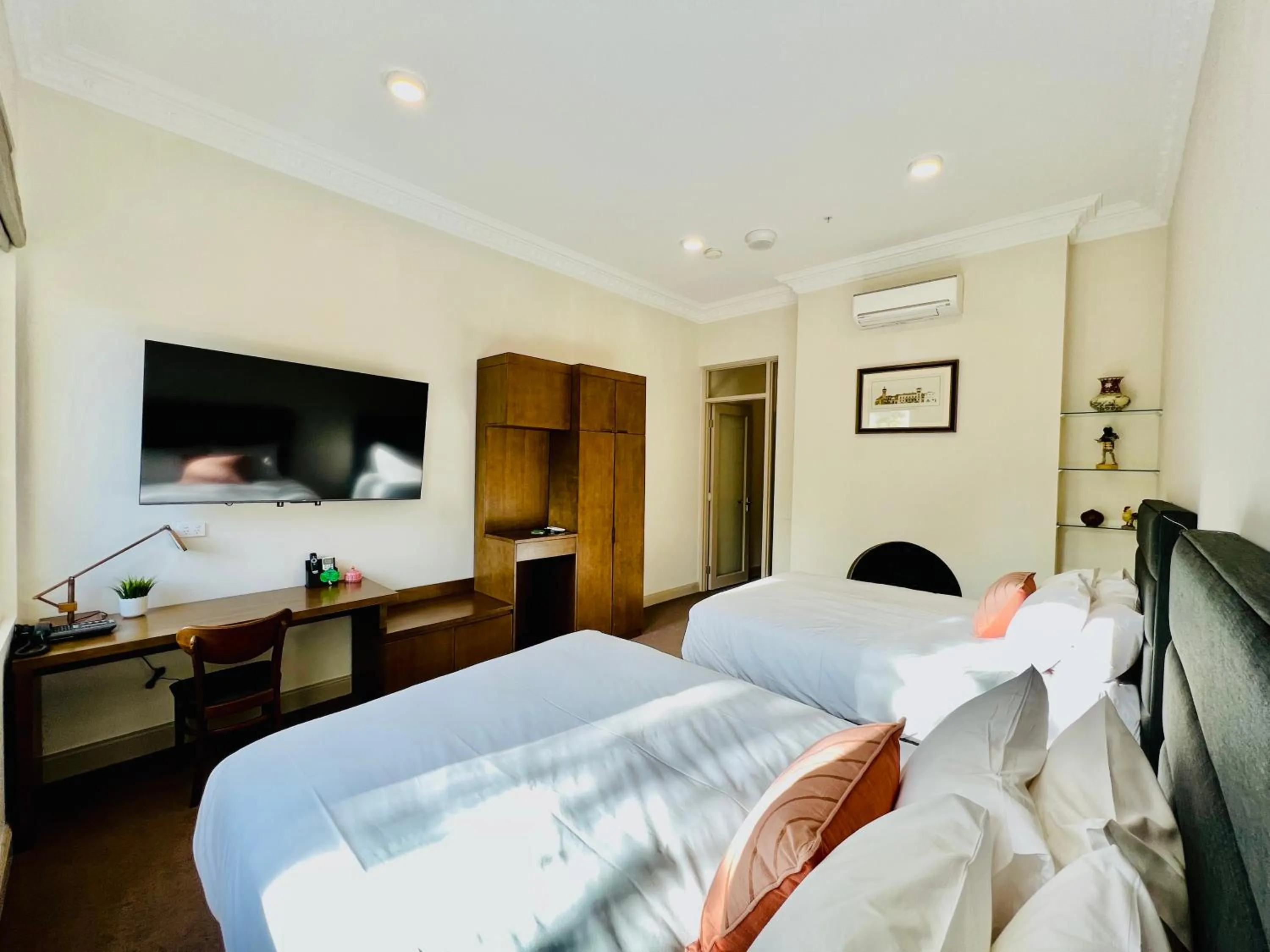 Bed in Clarendon Hotel