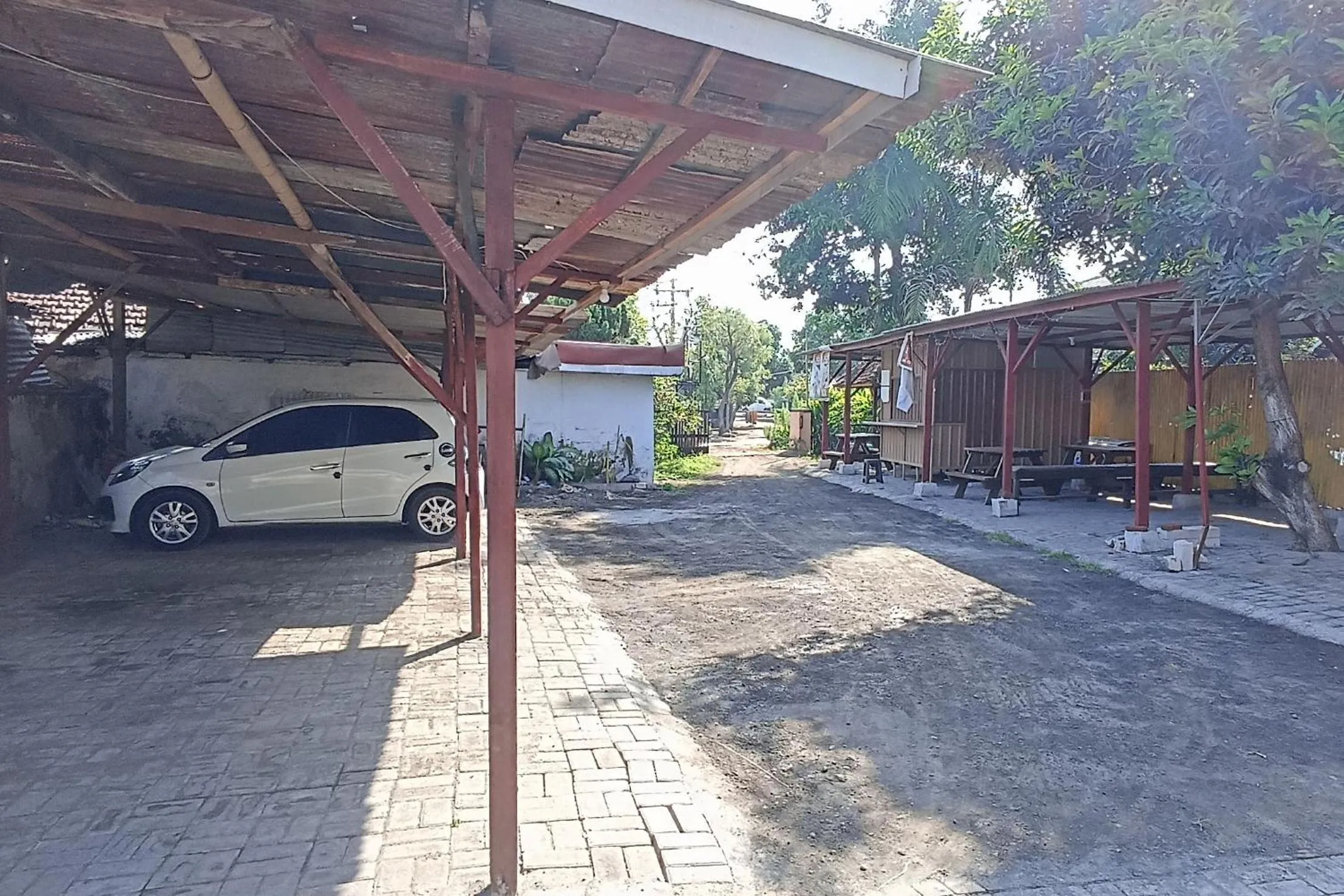 Parking in Tutus Homestay Syariah RedPartner