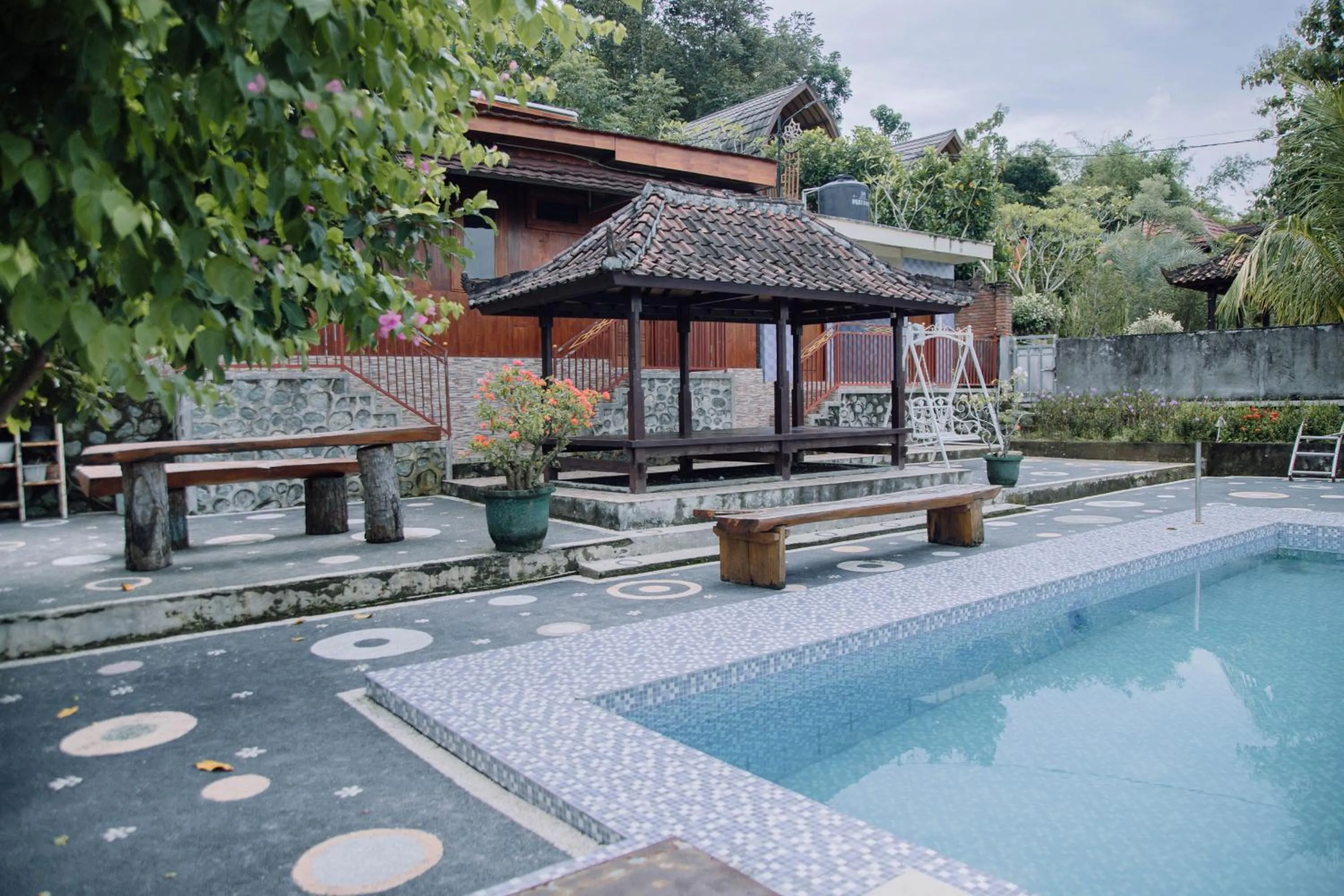 Swimming pool in RedDoorz at Villa Bukit Senyum Lombok