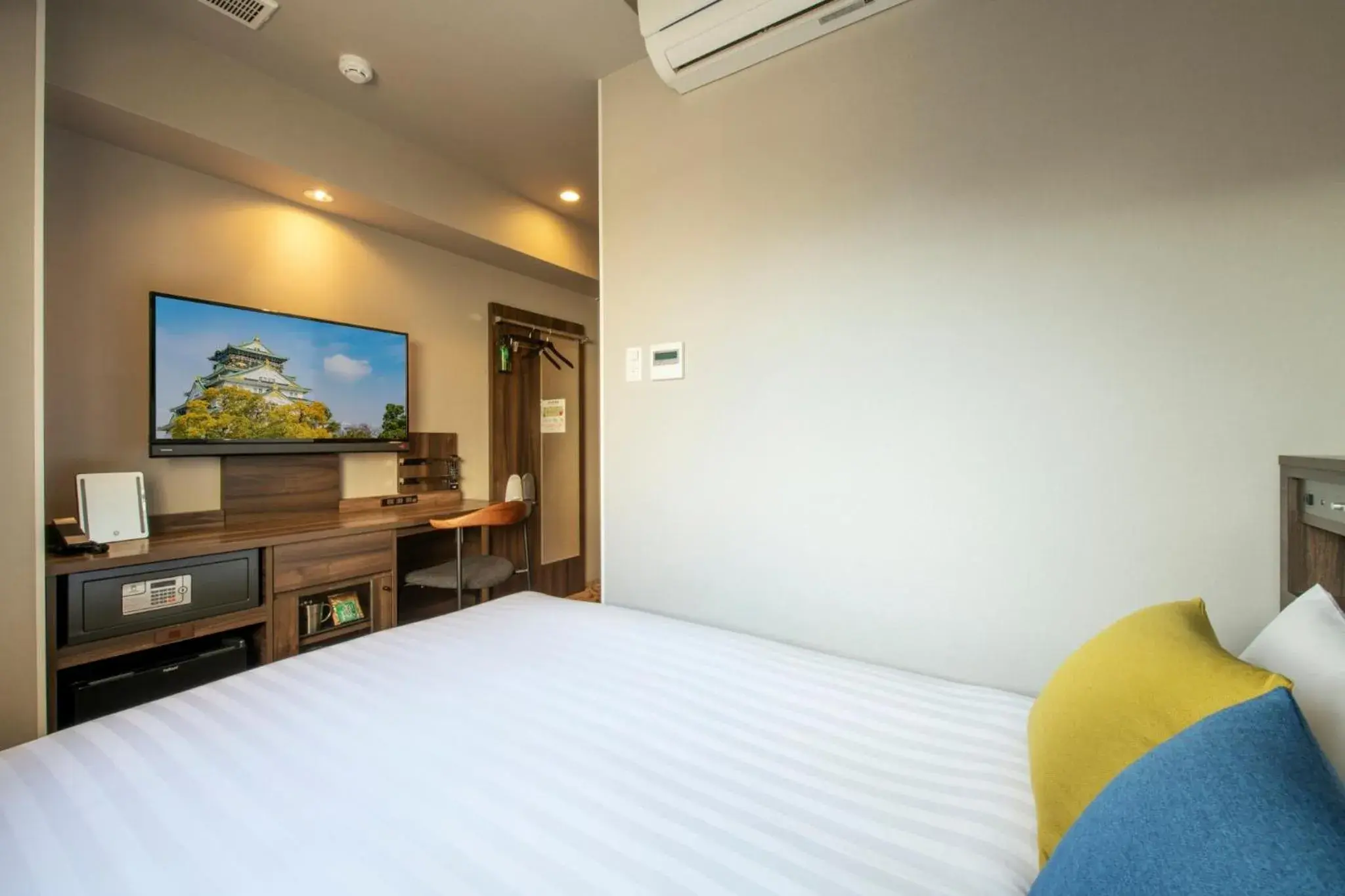 Bed in Just Sleep Osaka Shinsaibashi Bed in Just Sleep Osaka Shinsaibashi