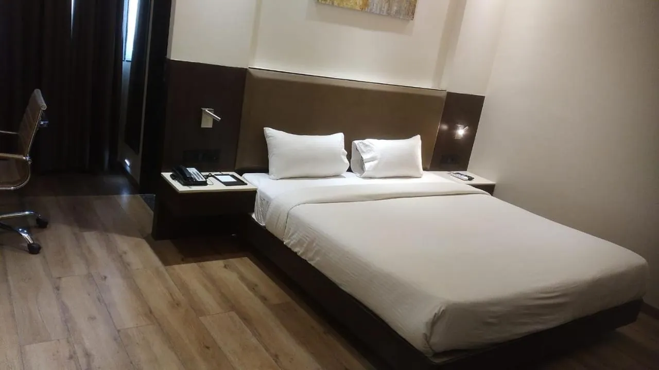 Bed in Enrise by Sayaji Rewa