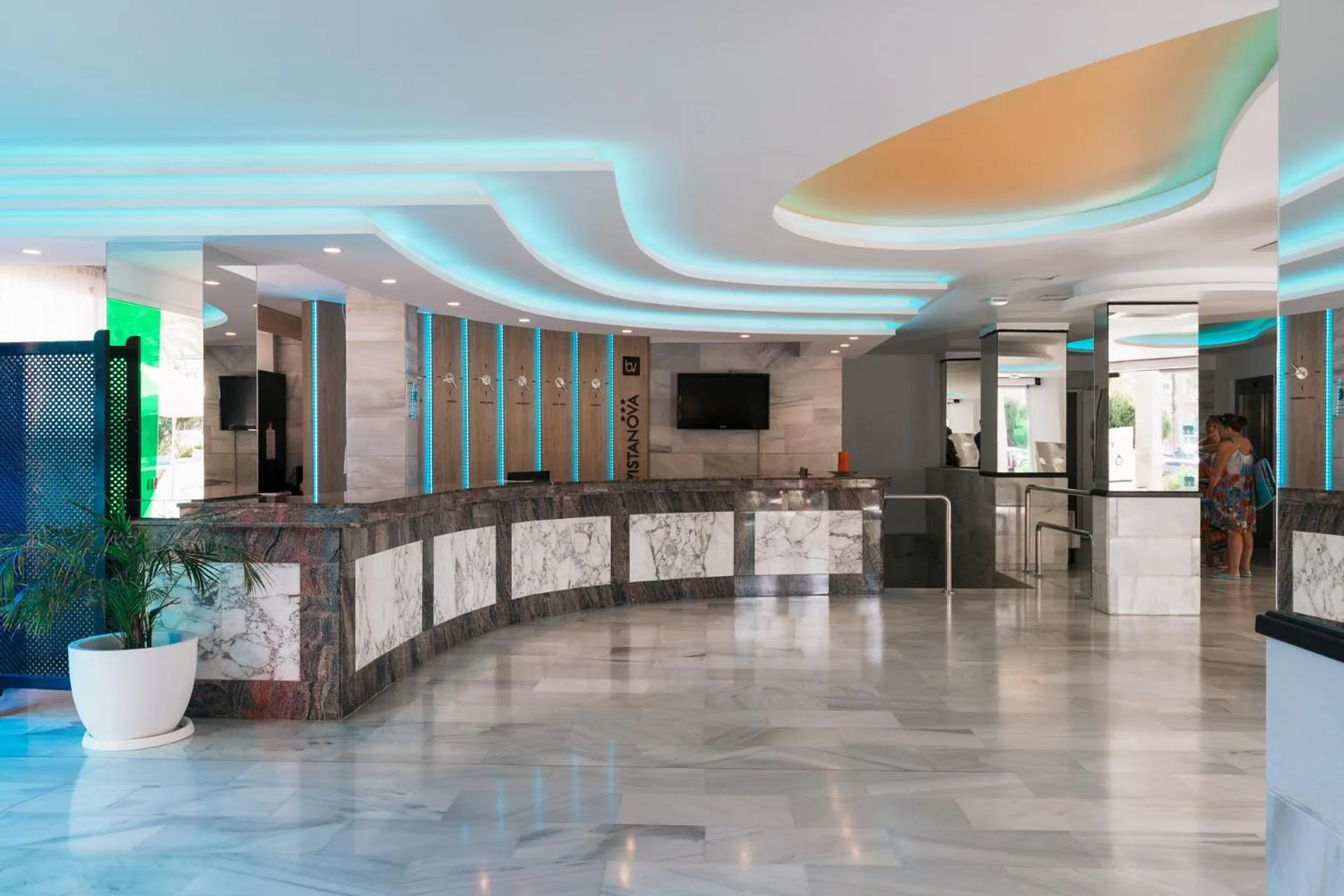 Lobby or reception in Bellevue Vistanova