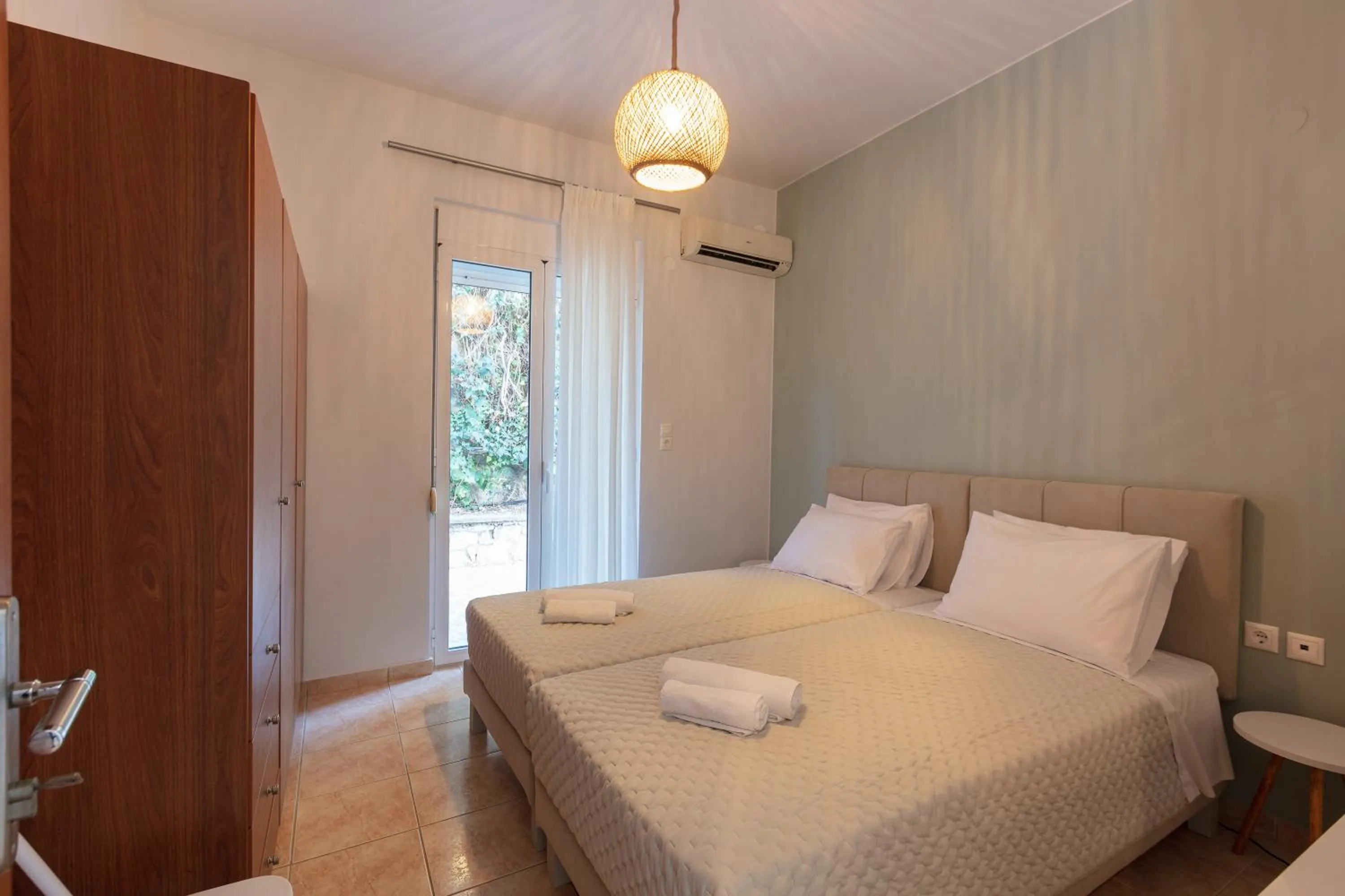 Bed in Pietra Di Mare