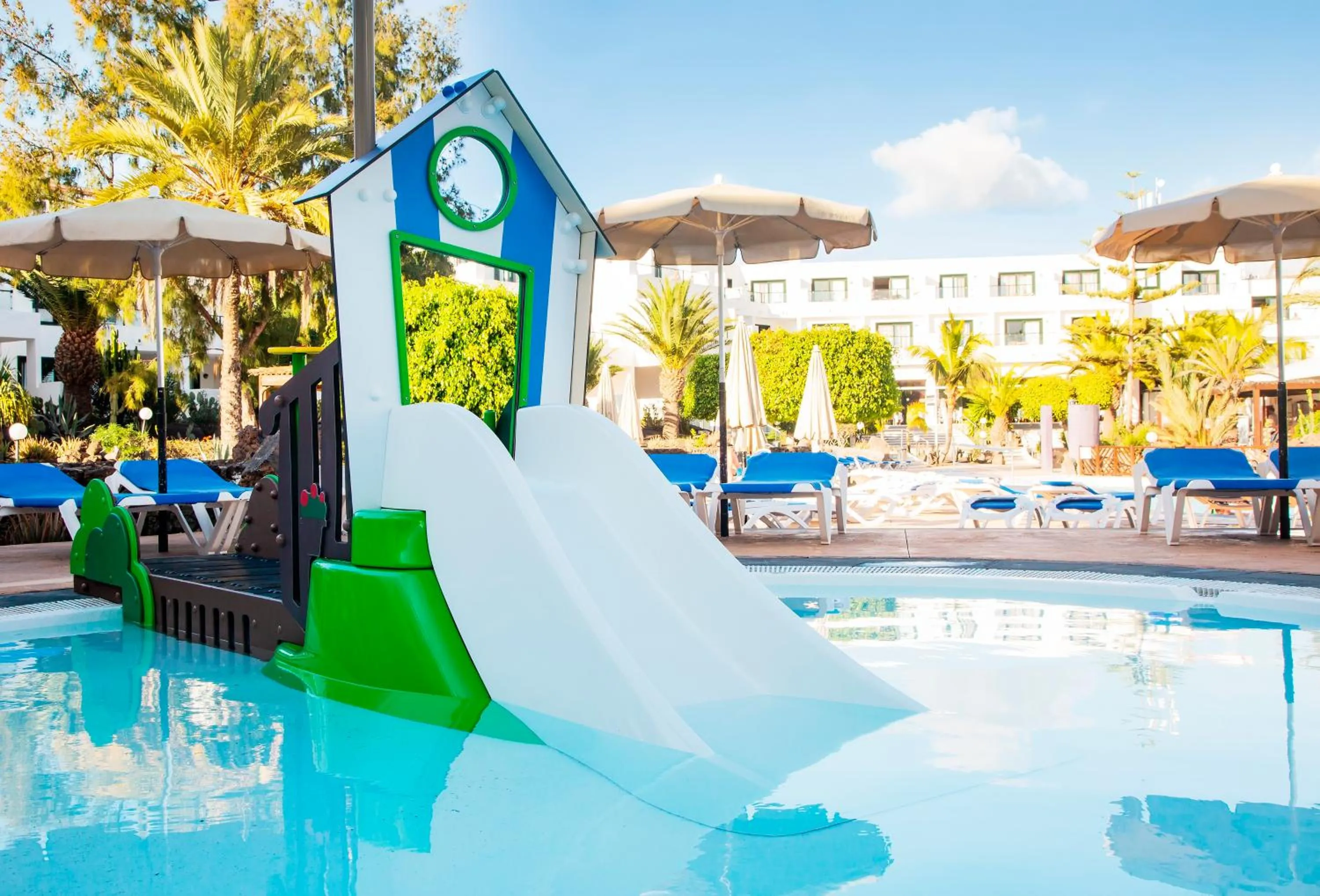 Swimming pool in BlueBay Lanzarote