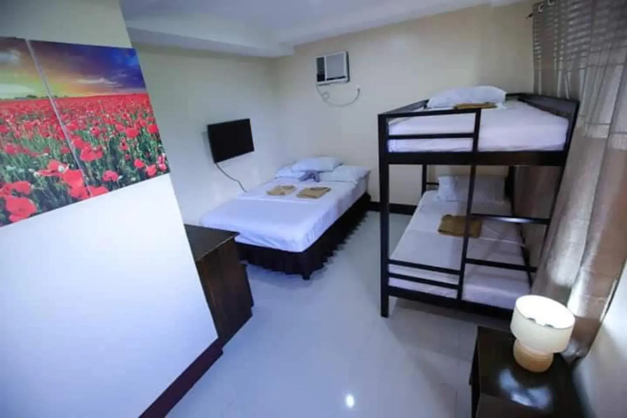 Photo of the whole room, Bed in Marco s Tourist Inn by RedDoorz Photo of the whole room, Bed in Marco s Tourist Inn by RedDoorz