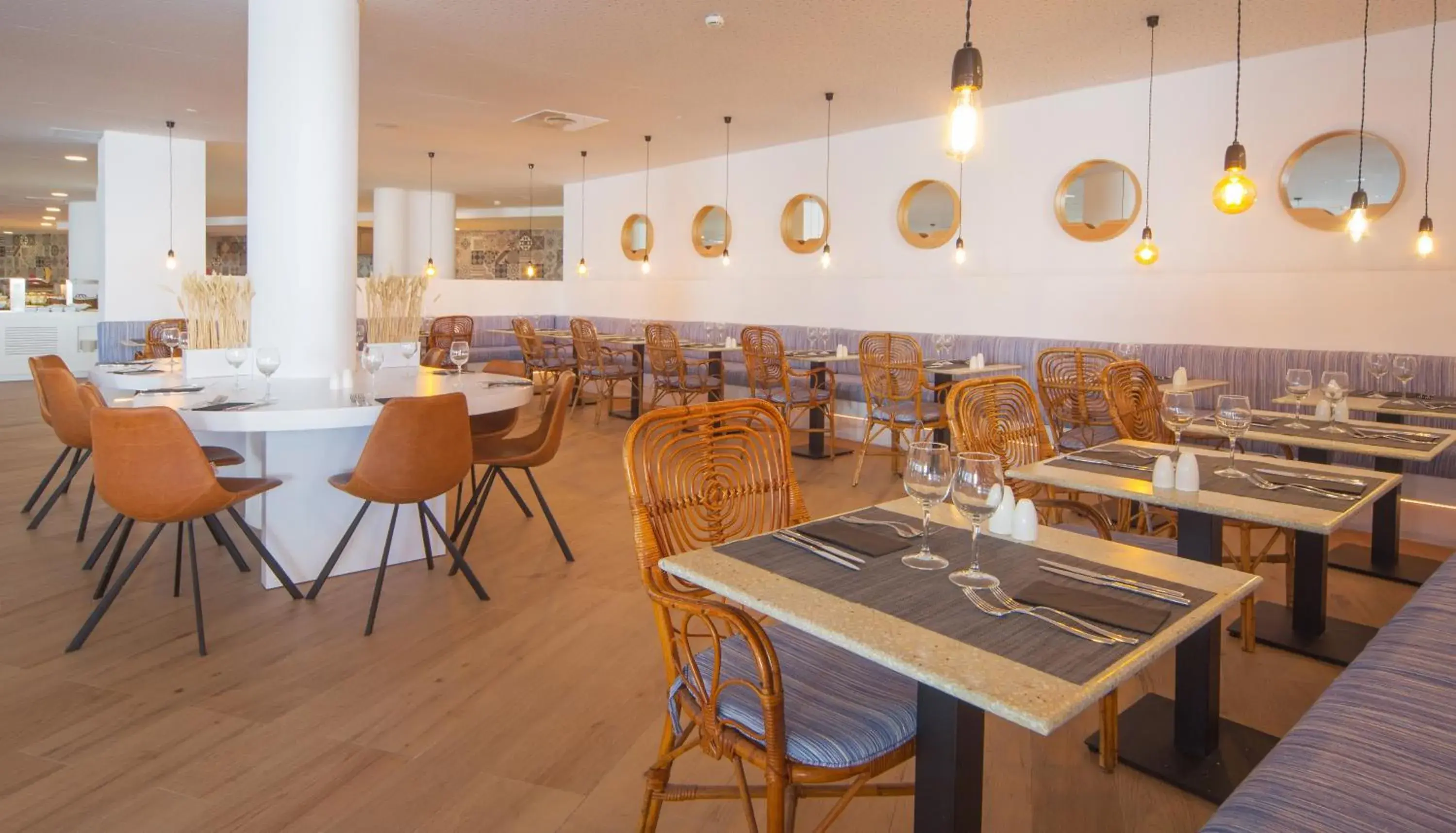 Restaurant/places to eat in HM Gran Fiesta Restaurant/places to eat in HM Gran Fiesta