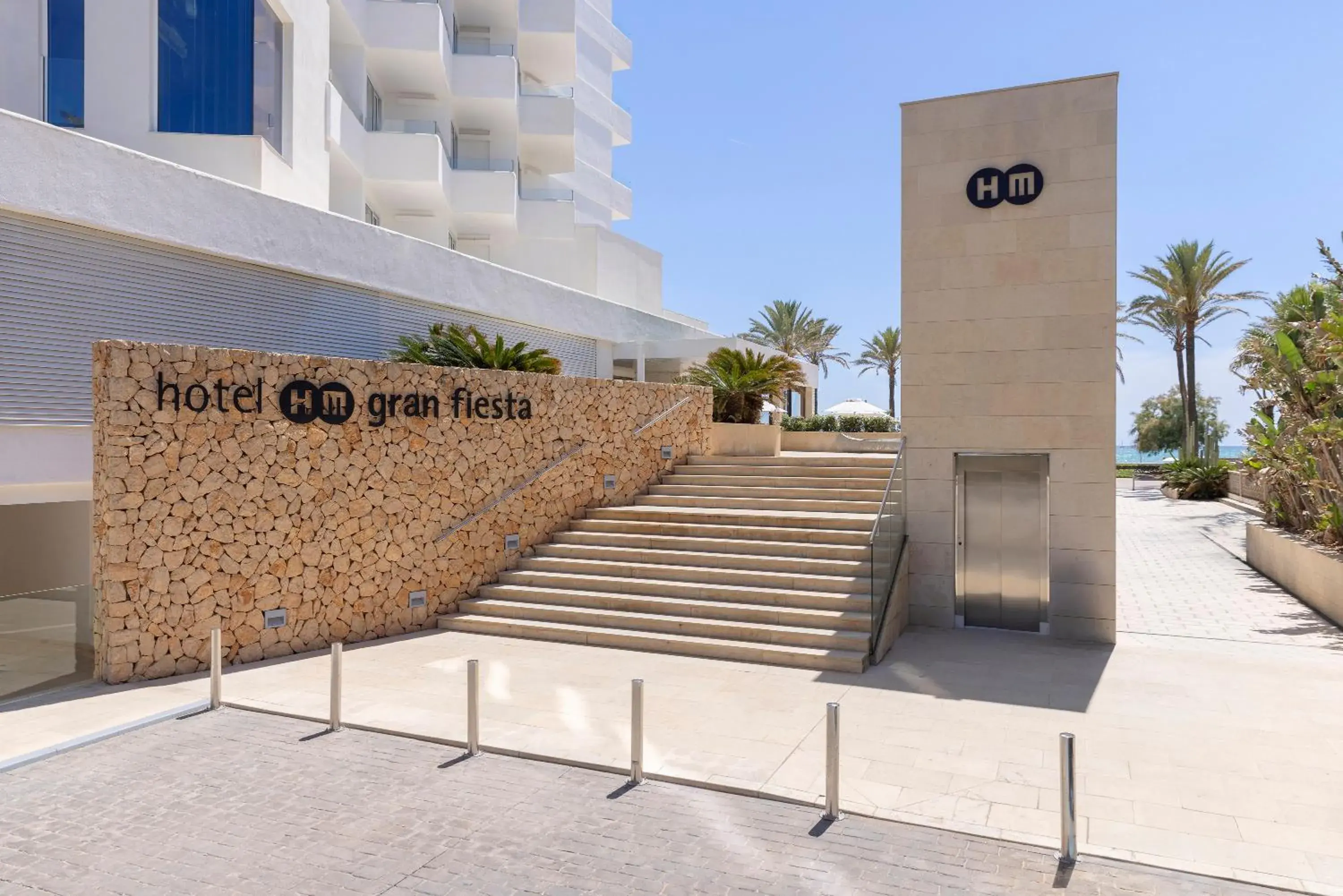 Facade/entrance in HM Gran Fiesta Facade/entrance in HM Gran Fiesta