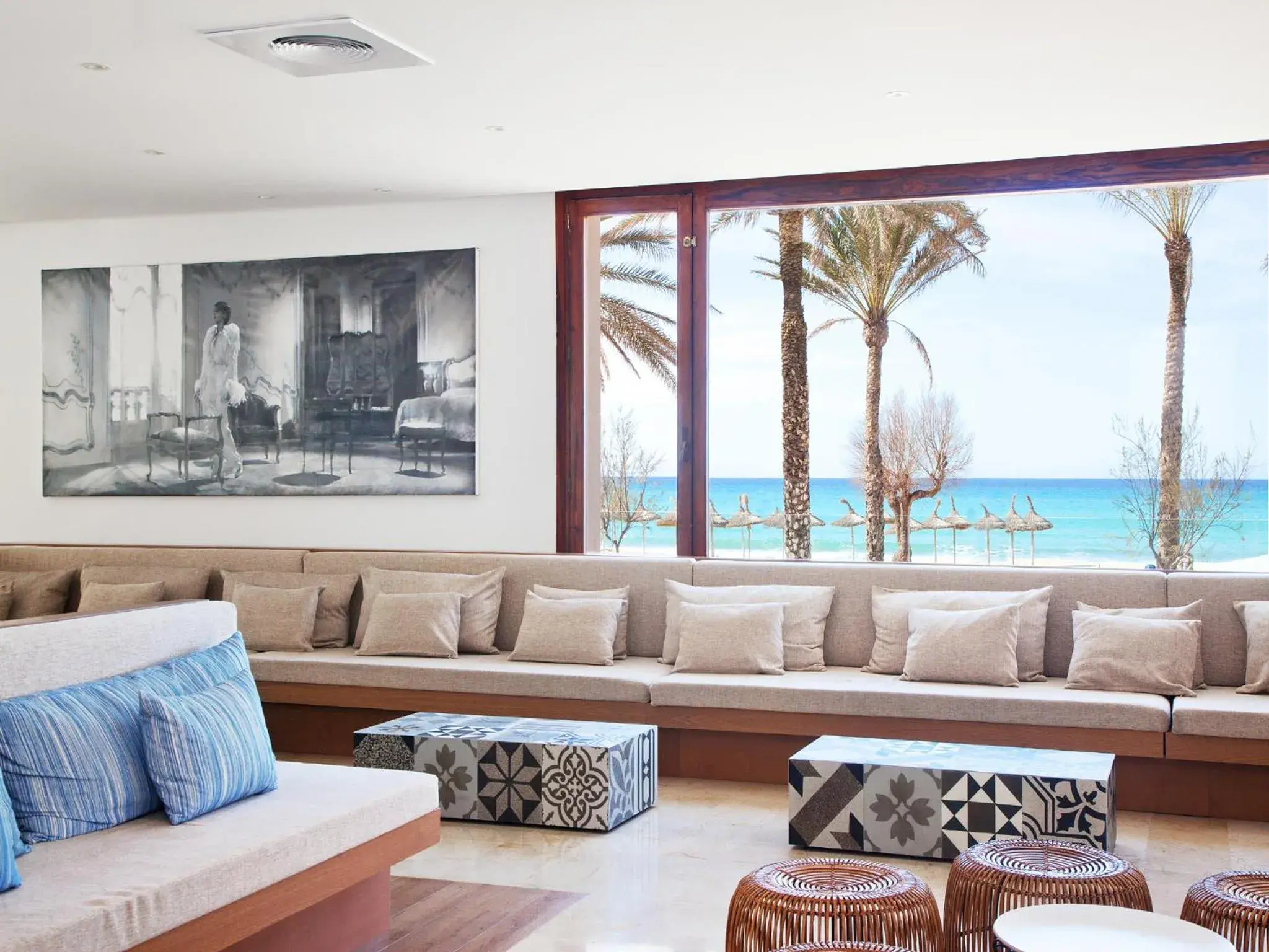 Lounge or bar in HM Gran Fiesta Lounge or bar in HM Gran Fiesta