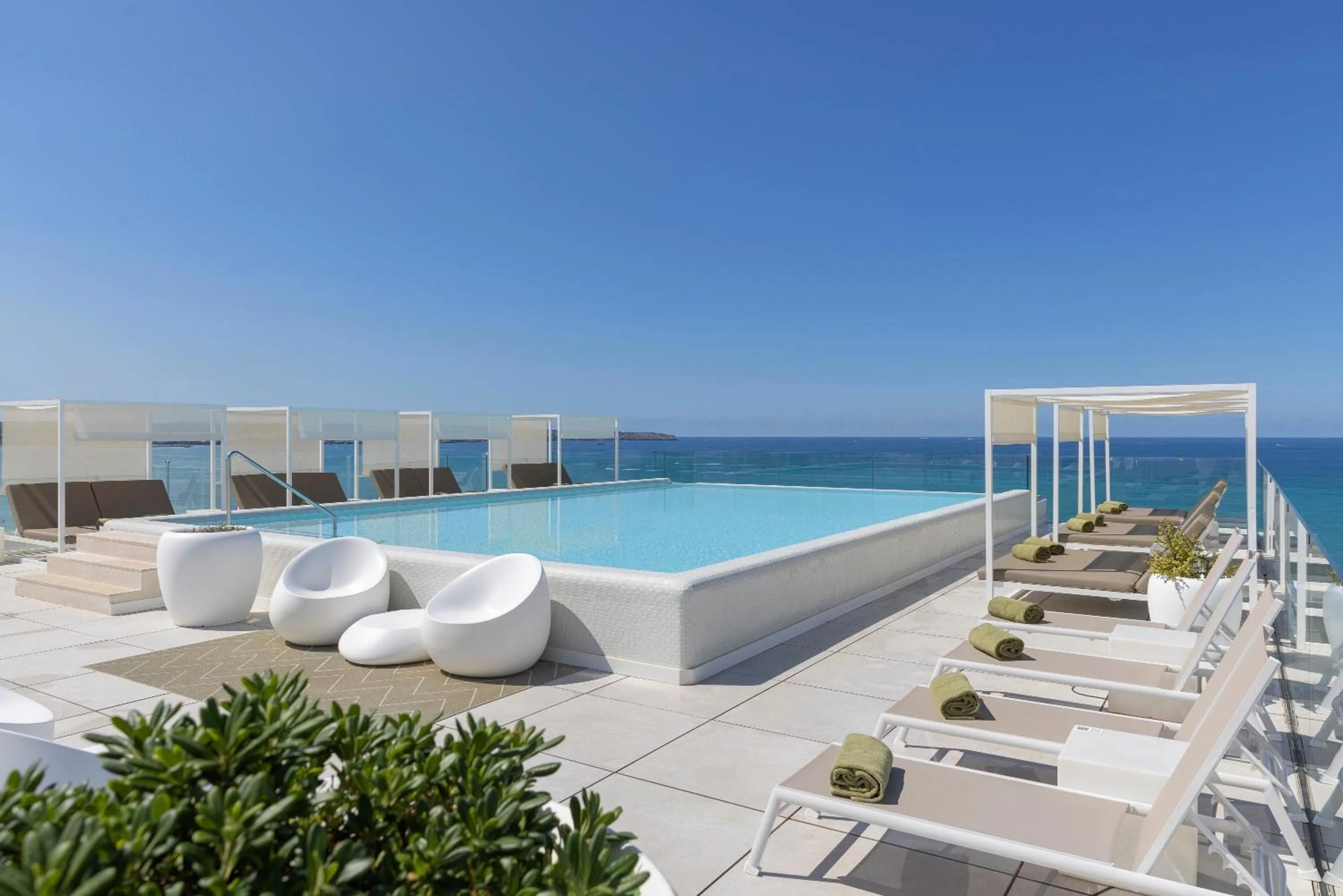 Pool view in HM Gran Fiesta