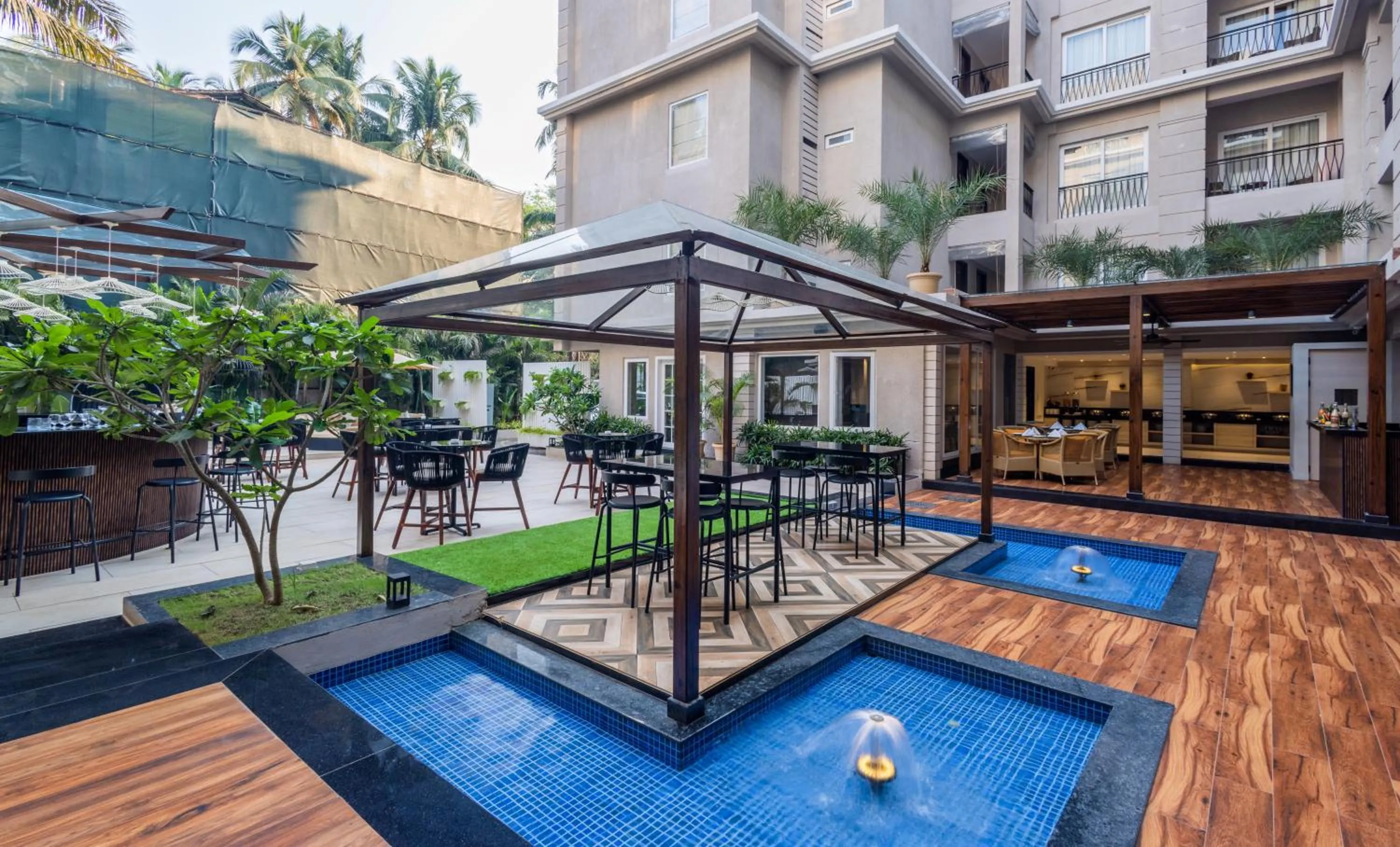 Restaurant/places to eat in Artistry Suites