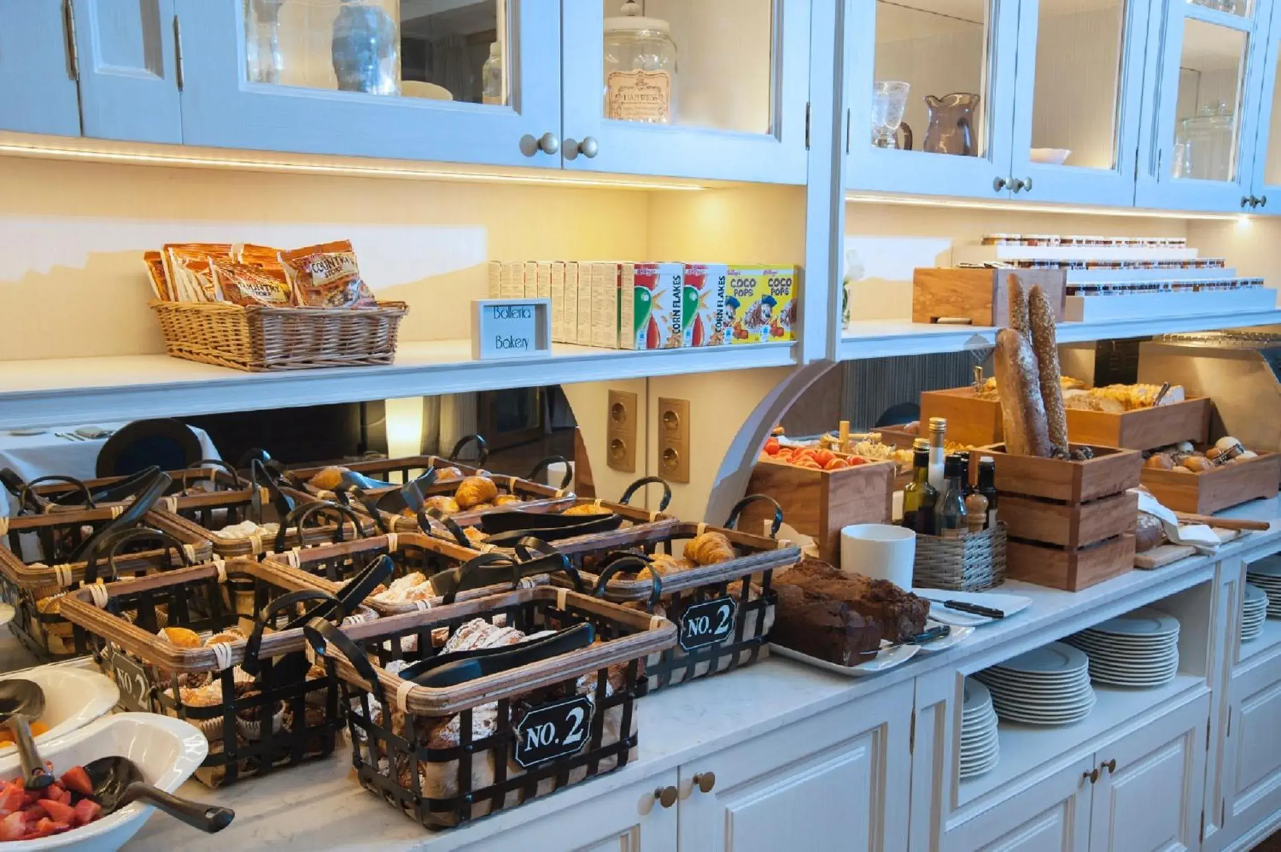 Buffet breakfast in El Avenida Palace Buffet breakfast in El Avenida Palace