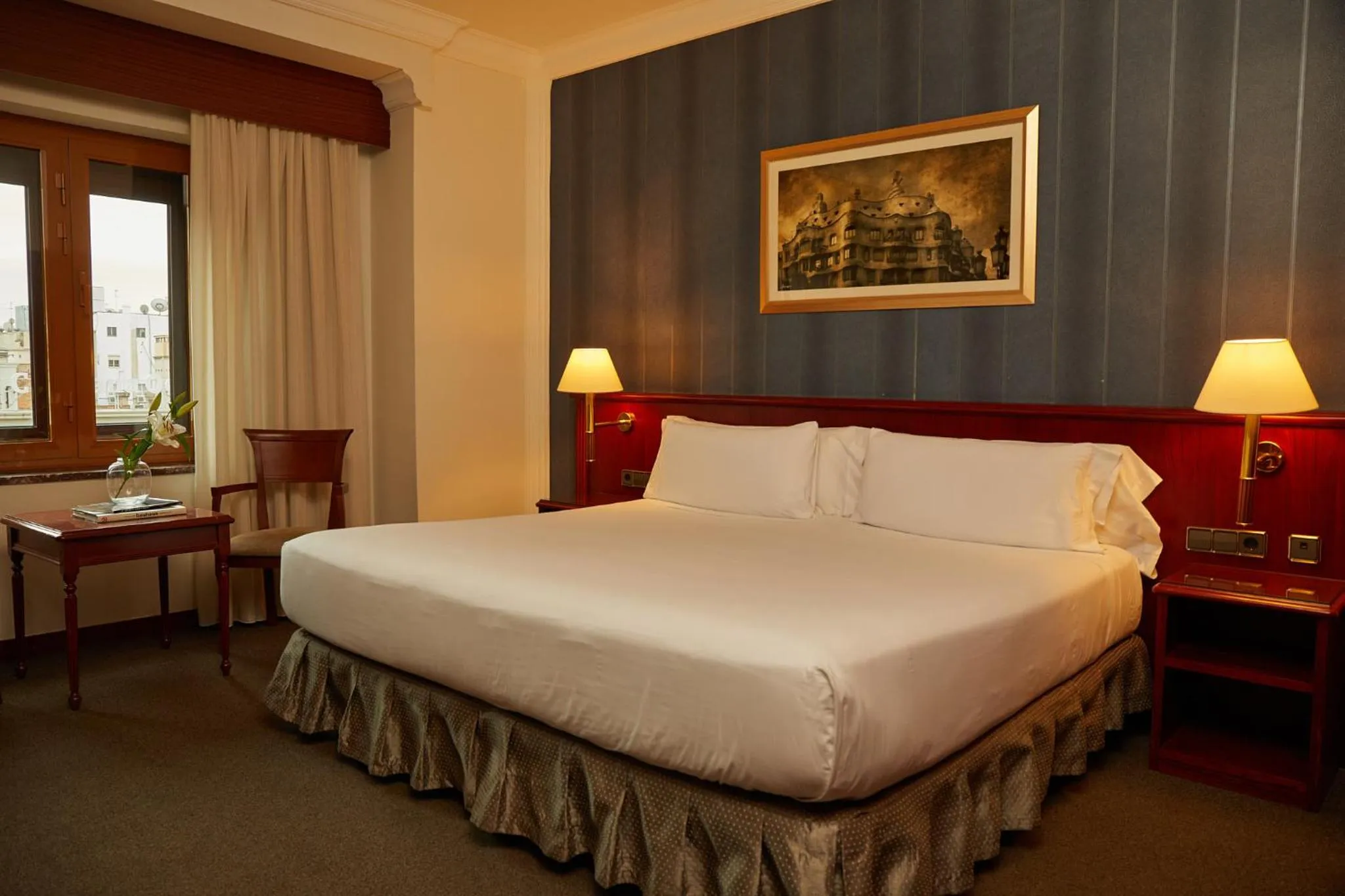 Bed in El Avenida Palace