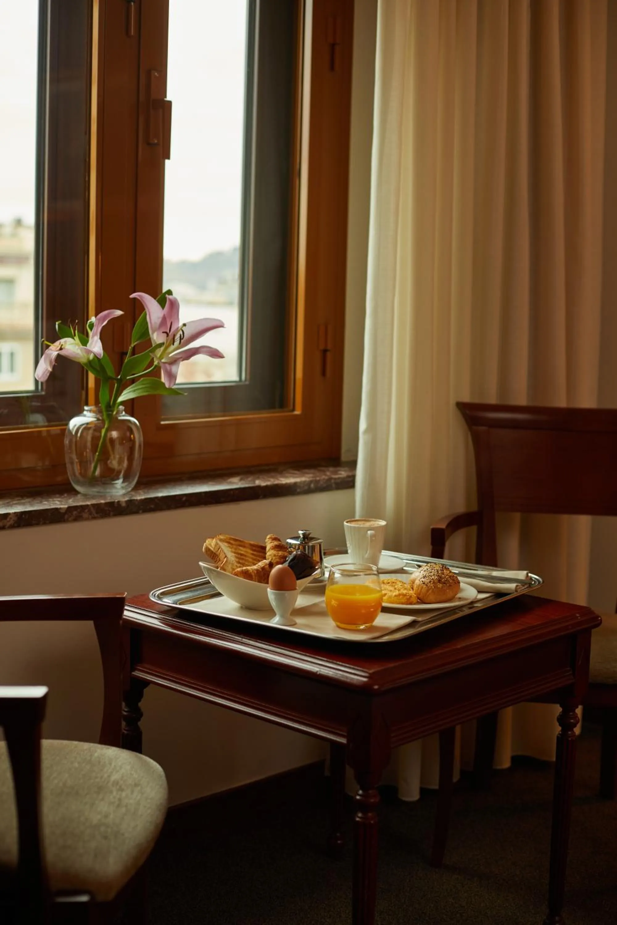 Breakfast in El Avenida Palace