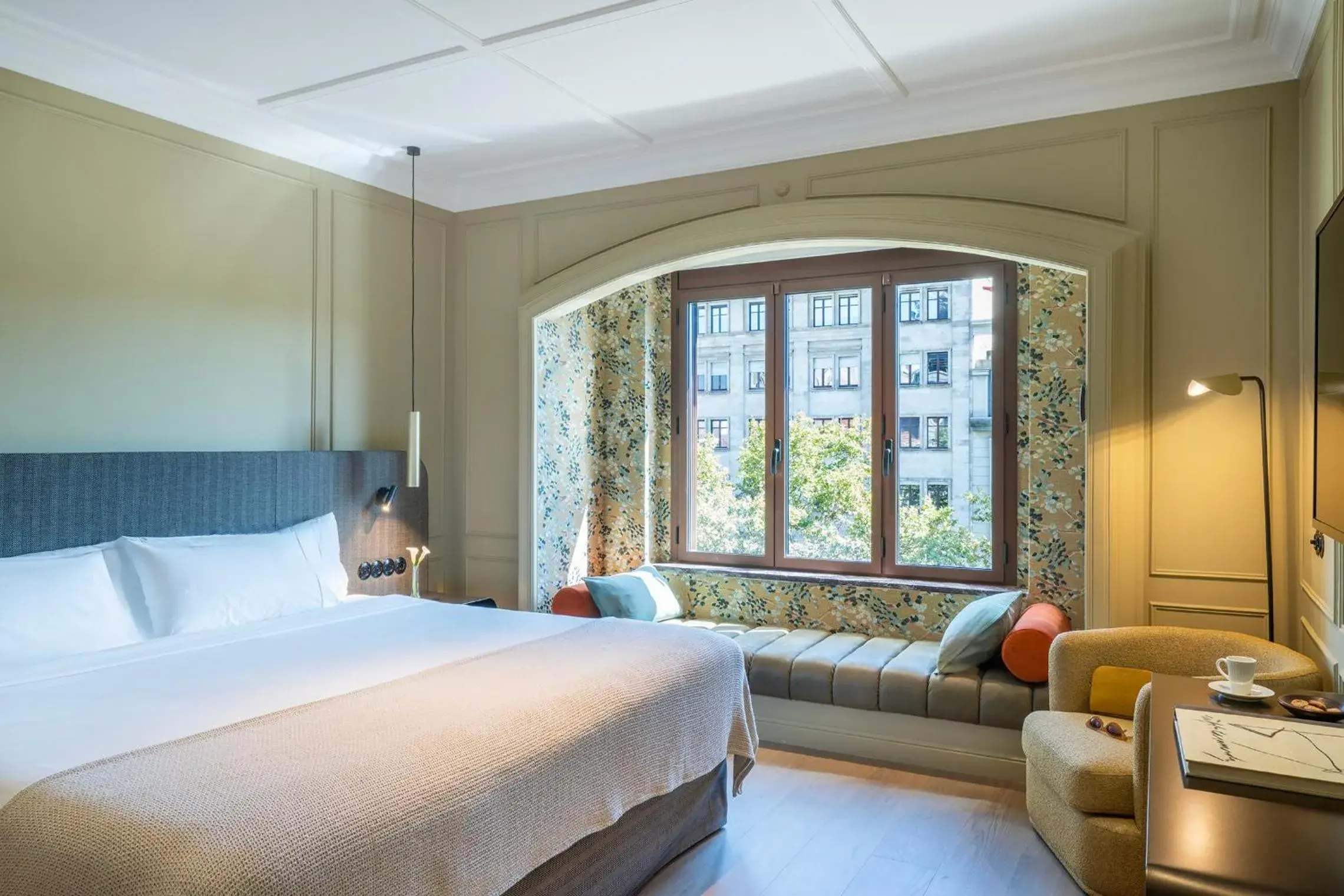 Bed in El Avenida Palace Bed in El Avenida Palace