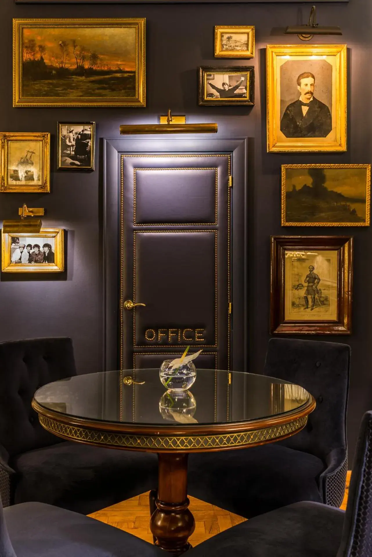 Lounge or bar in El Avenida Palace Lounge or bar in El Avenida Palace