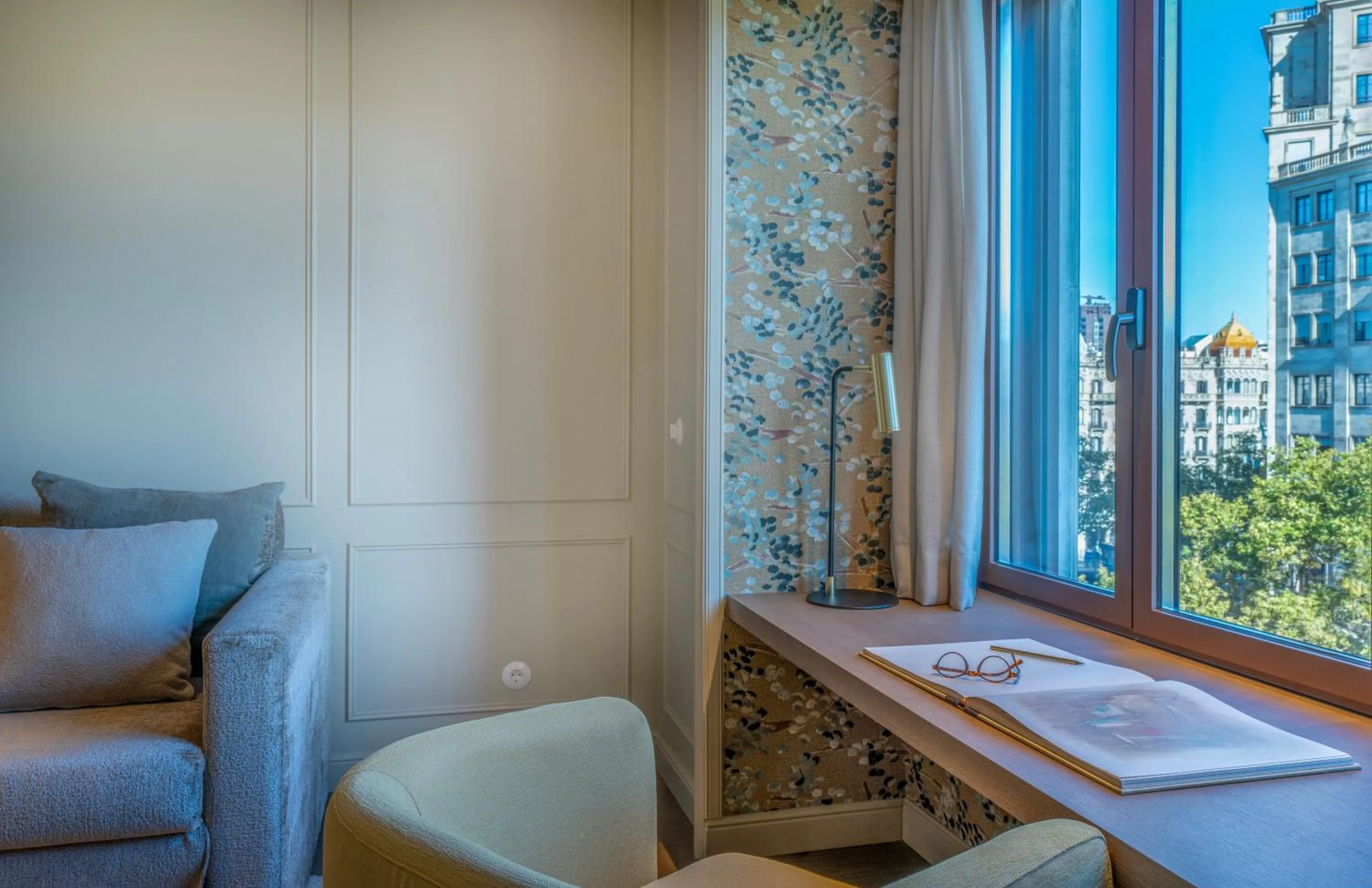 Seating area in El Avenida Palace