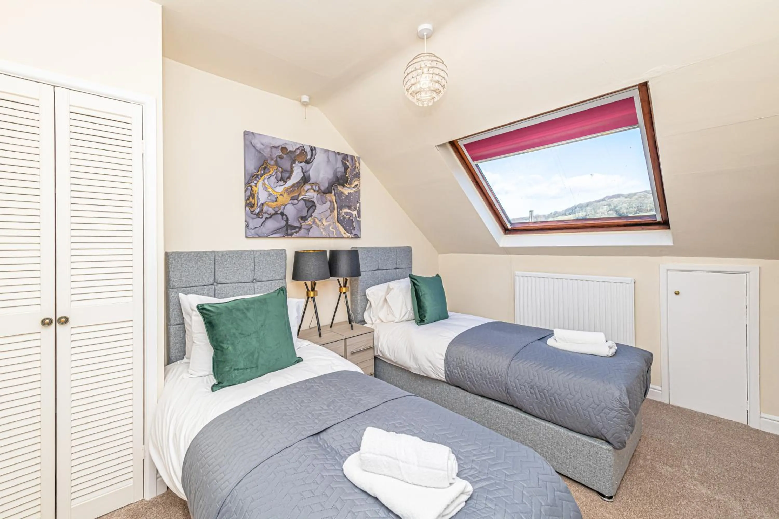 Bedroom, Bed in Bridge End Mill by Guestz