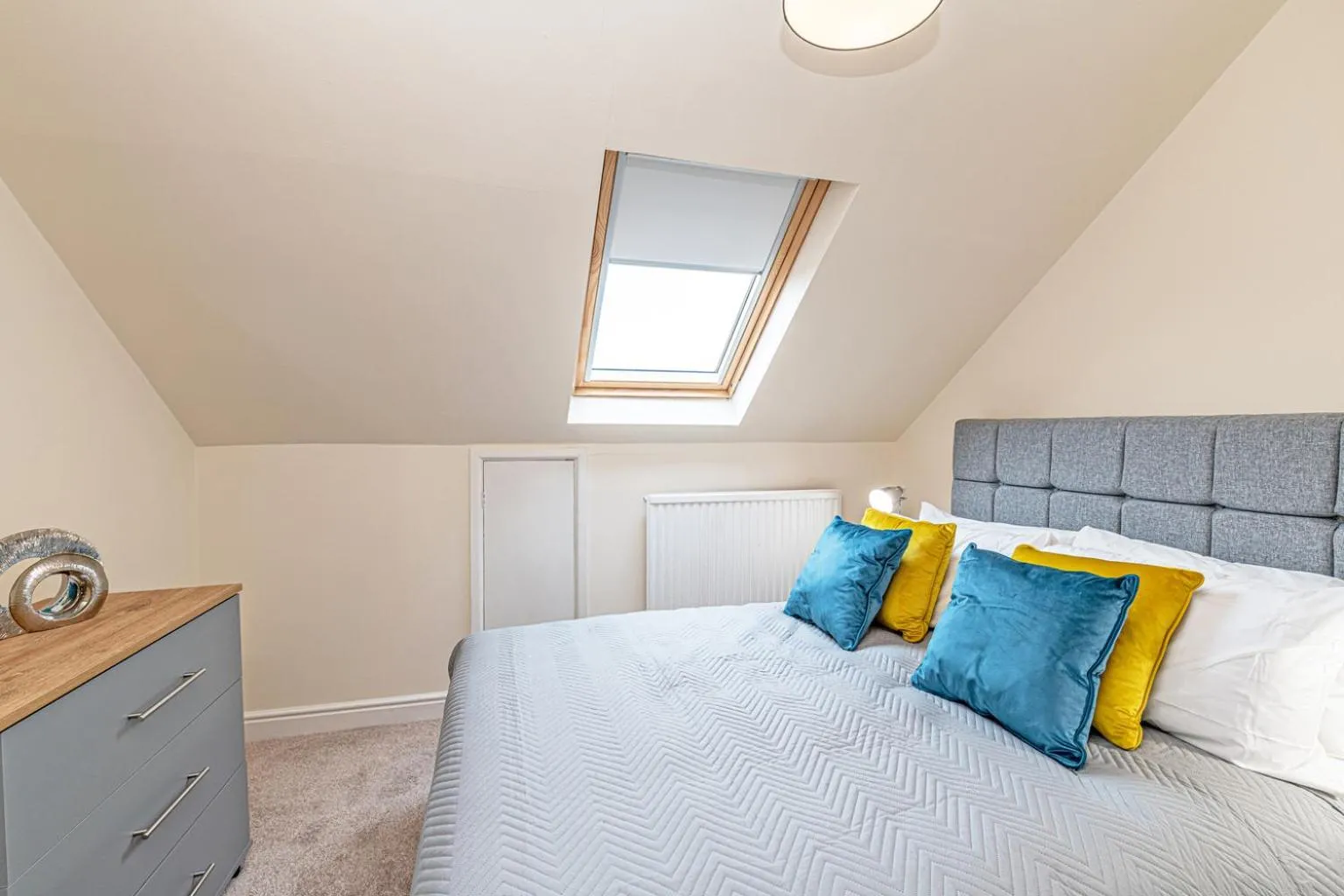 Bed in Bridge End Mill by Guestz