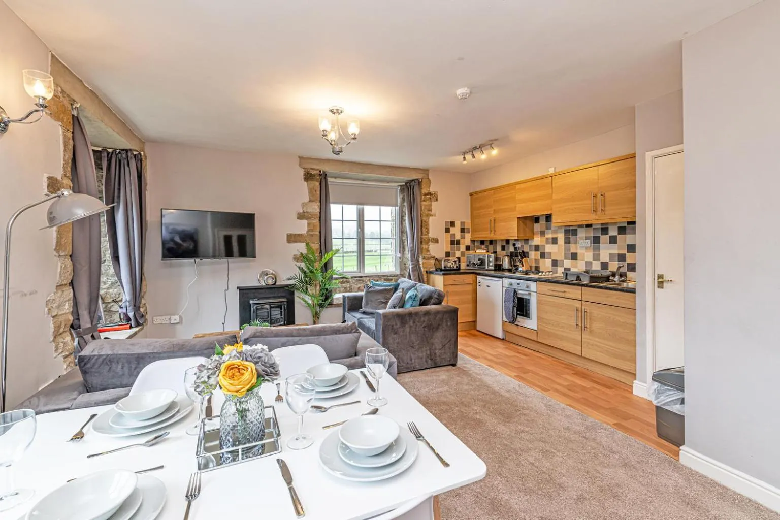 Kitchen or kitchenette in Bridge End Mill by Guestz