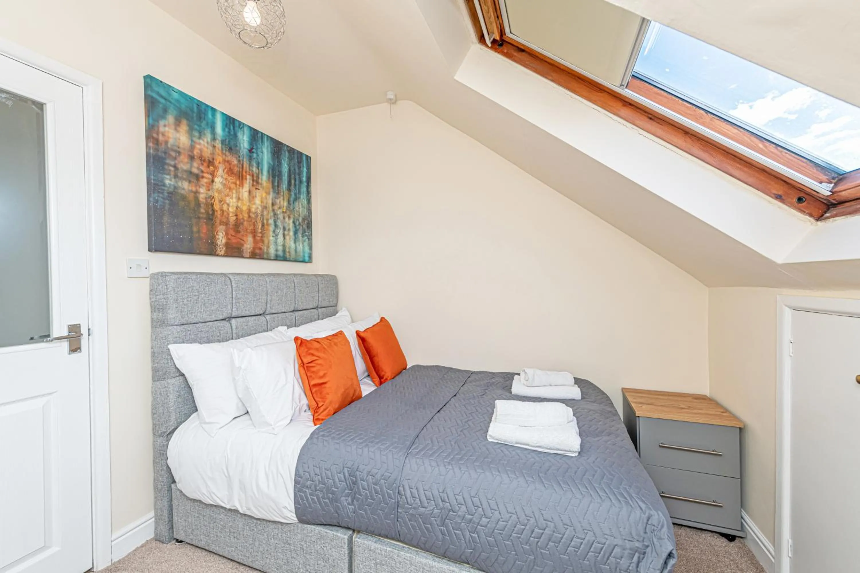 Bedroom, Bed in Bridge End Mill by Guestz