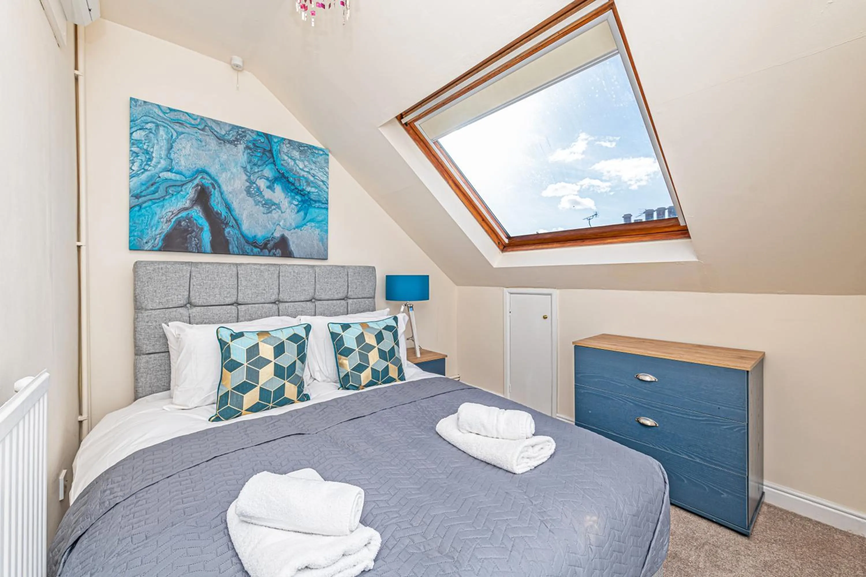 Bedroom, Bed in Bridge End Mill by Guestz