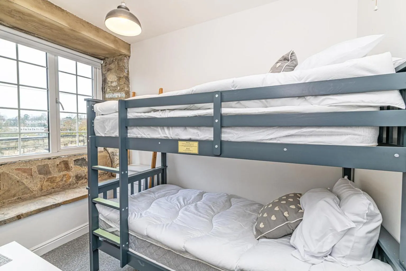 Bed in Bridge End Mill by Guestz