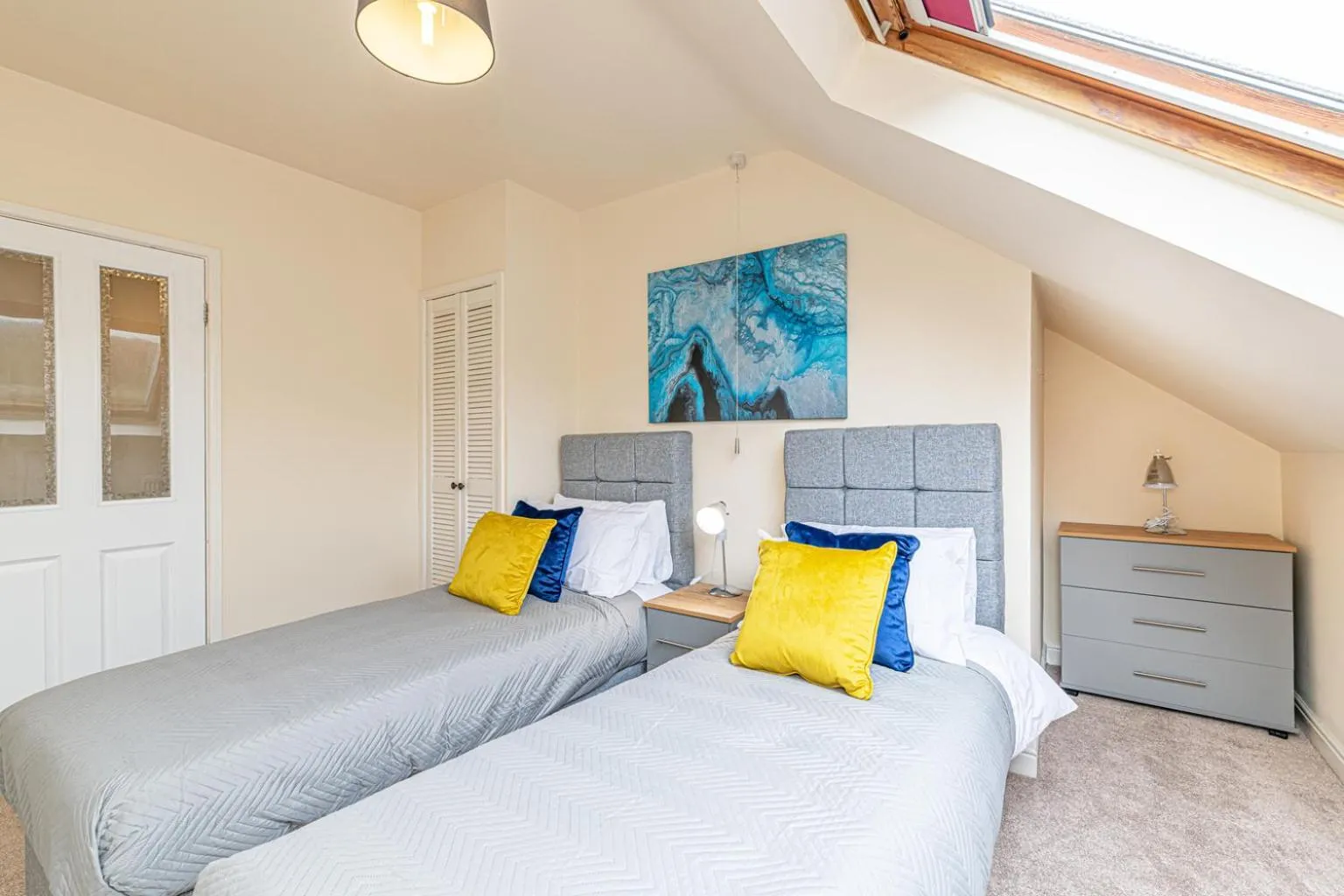 Bed in Bridge End Mill by Guestz