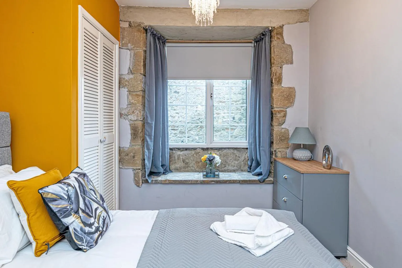 Bedroom, Bed in Bridge End Mill by Guestz