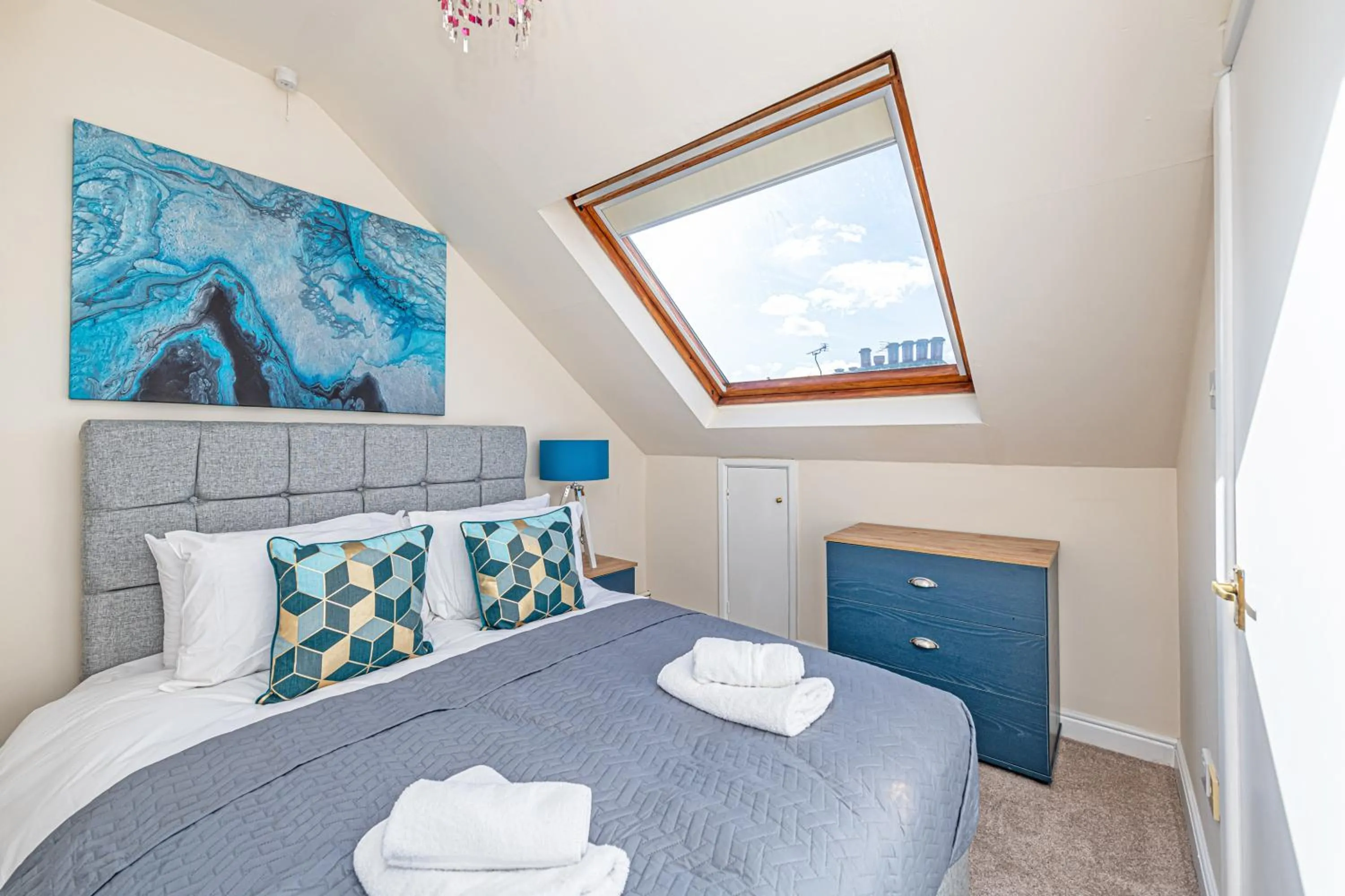Bedroom, Bed in Bridge End Mill by Guestz