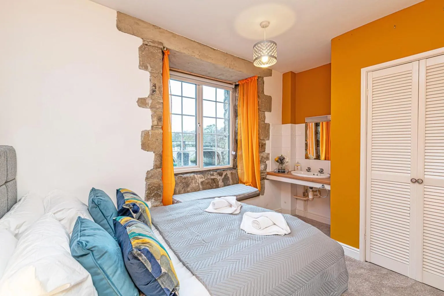Bedroom, Bed in Bridge End Mill by Guestz