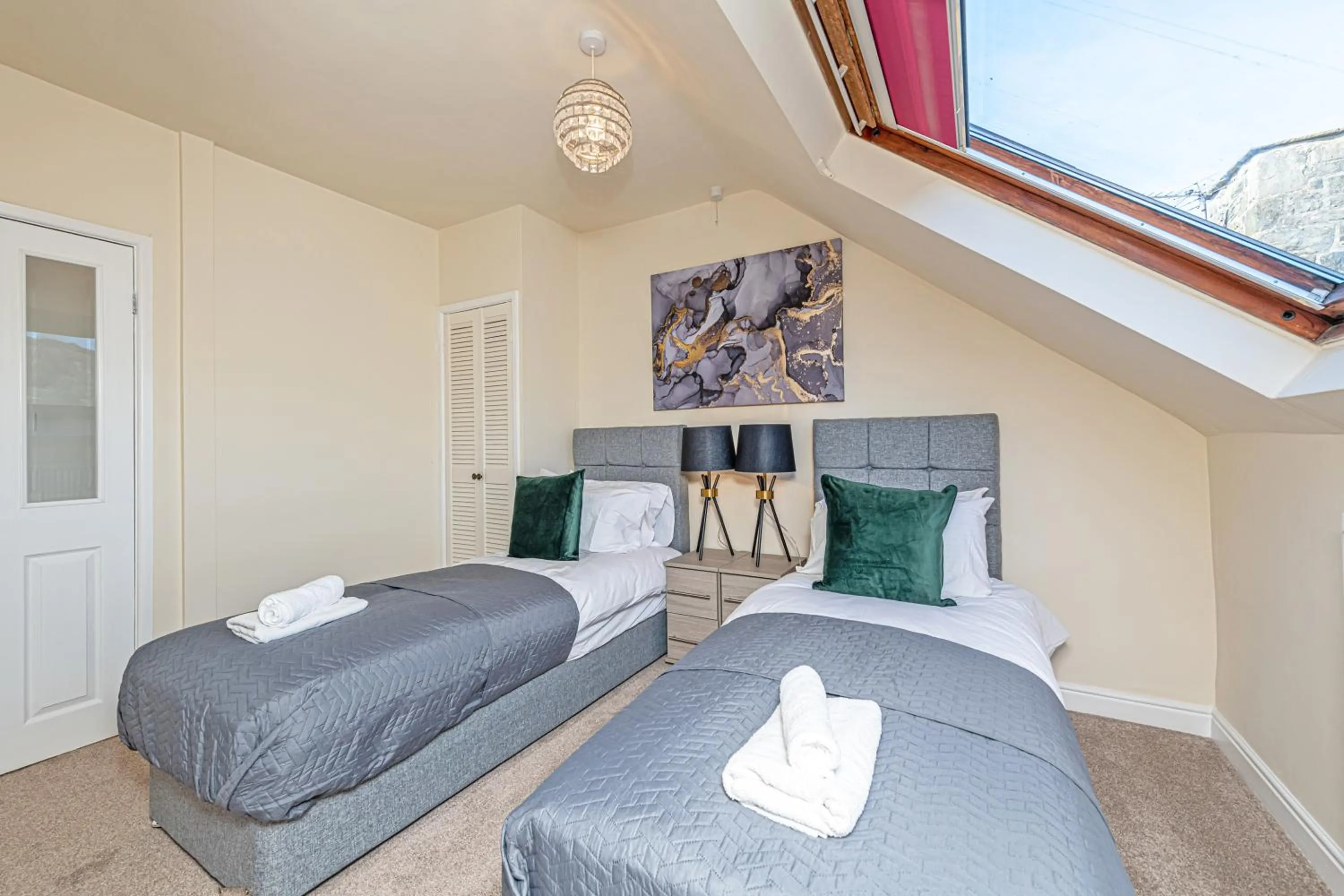 Bedroom, Bed in Bridge End Mill by Guestz