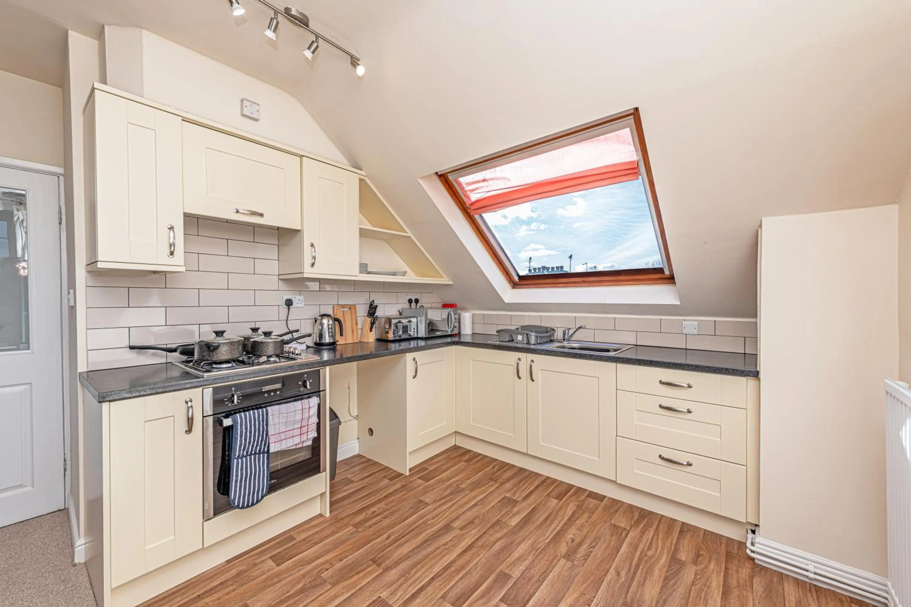 kitchen in Bridge End Mill by Guestz