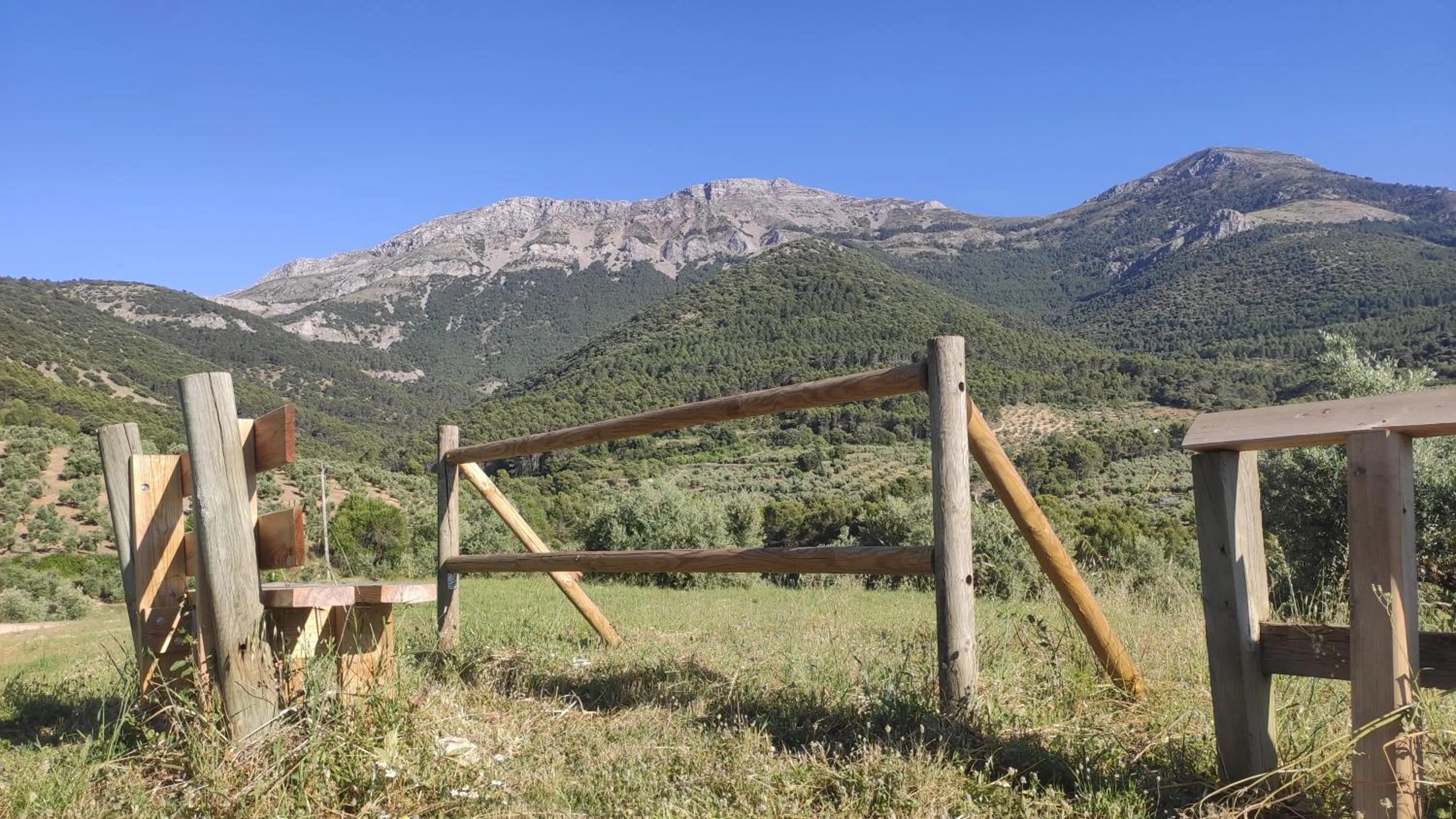 Hiking in Hotel Rural Puerto Mágina