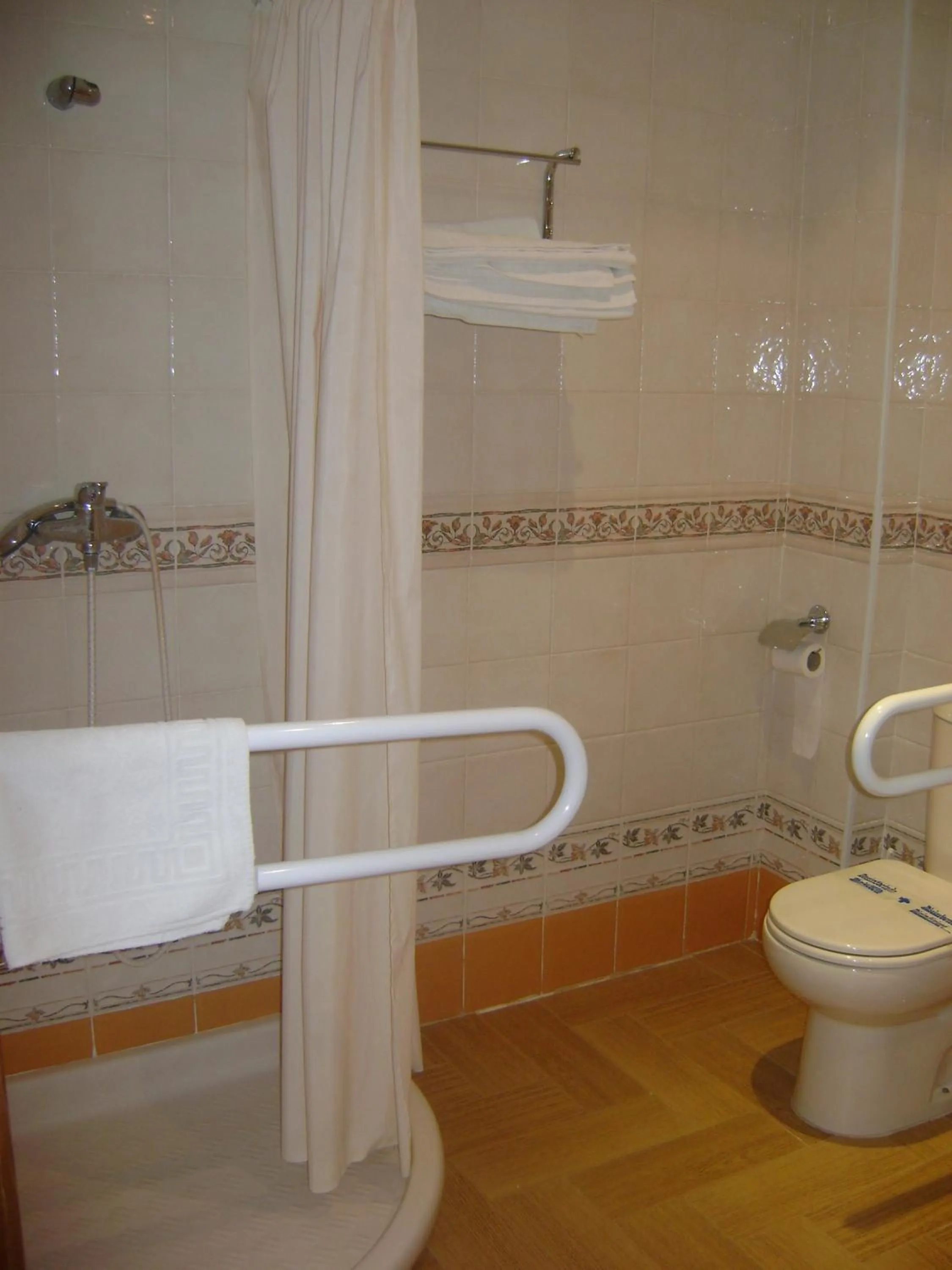 Toilet in Hotel Rural Puerto Mágina