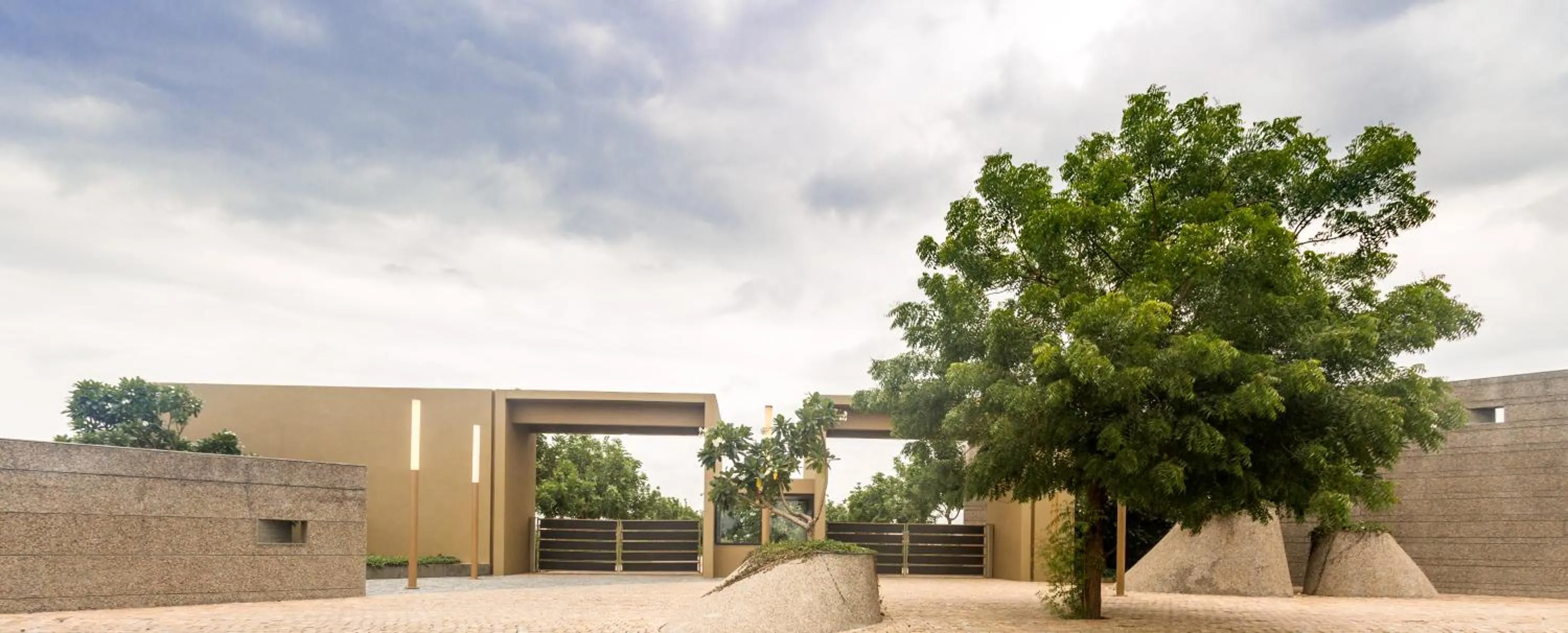 Facade/entrance in Life At REPOSE- Lake Villas Resort & Club