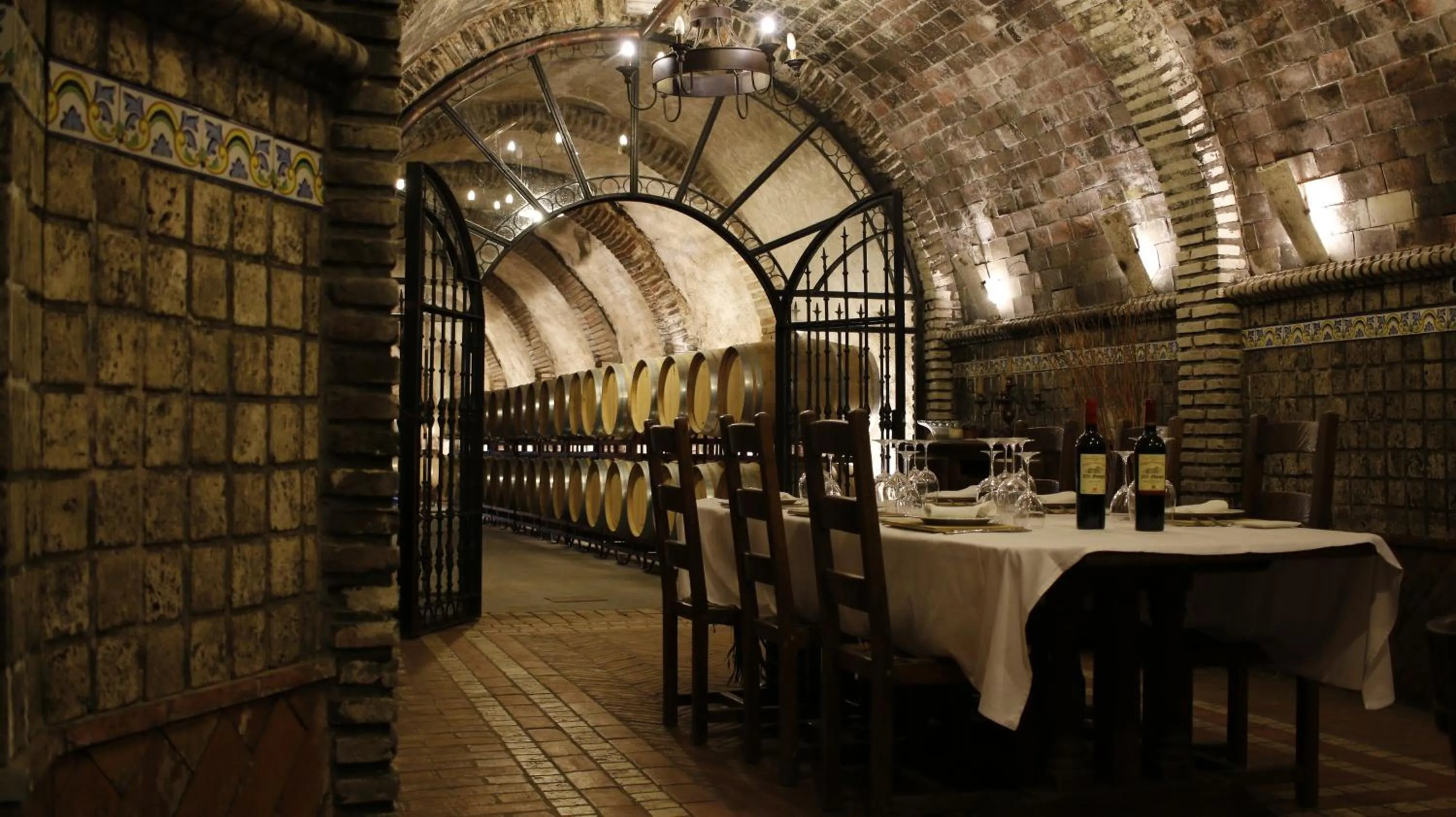 Restaurant/places to eat in Hotel Vinícola Real-200 Monges