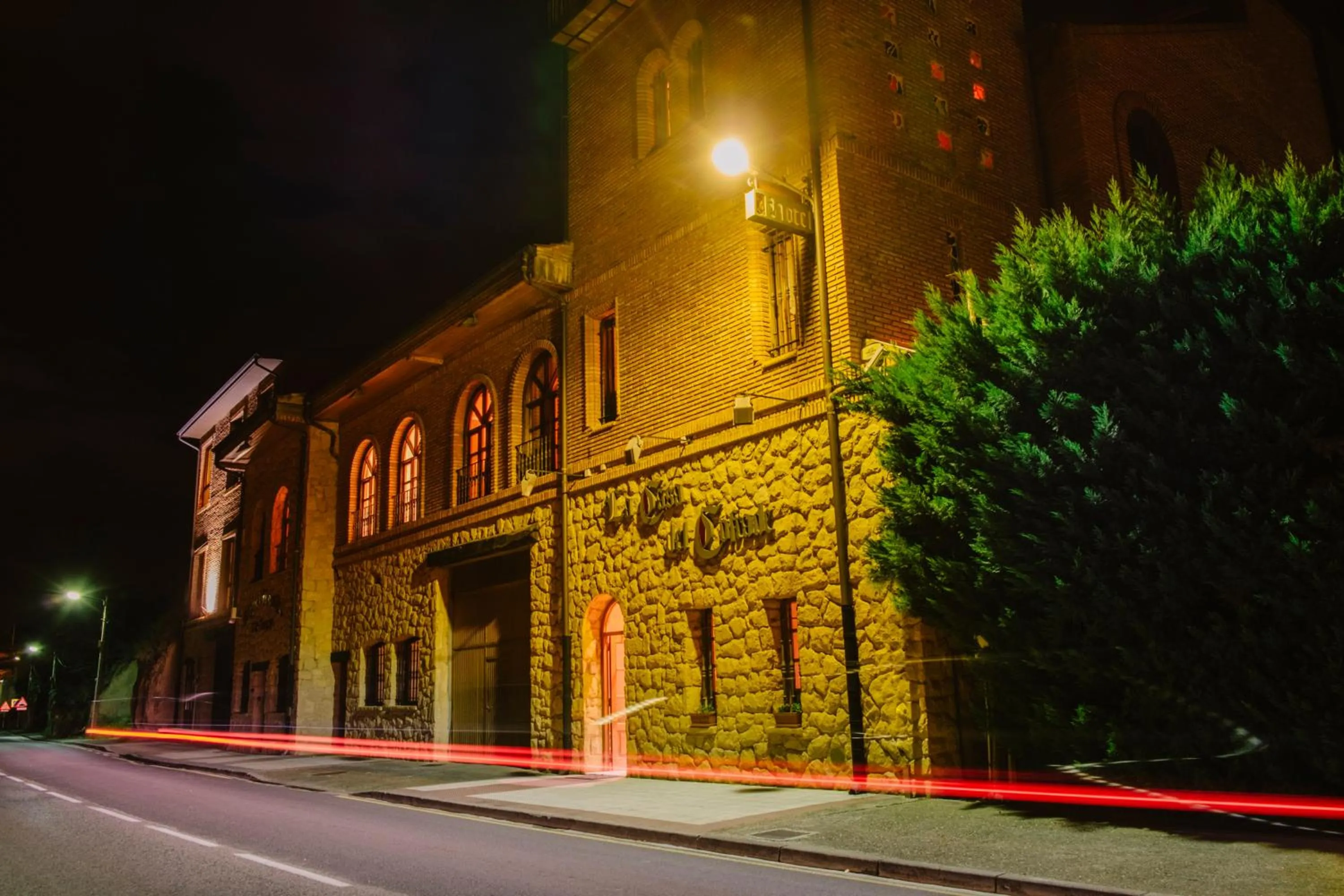 Facade/entrance in Hotel Vinícola Real-200 Monges